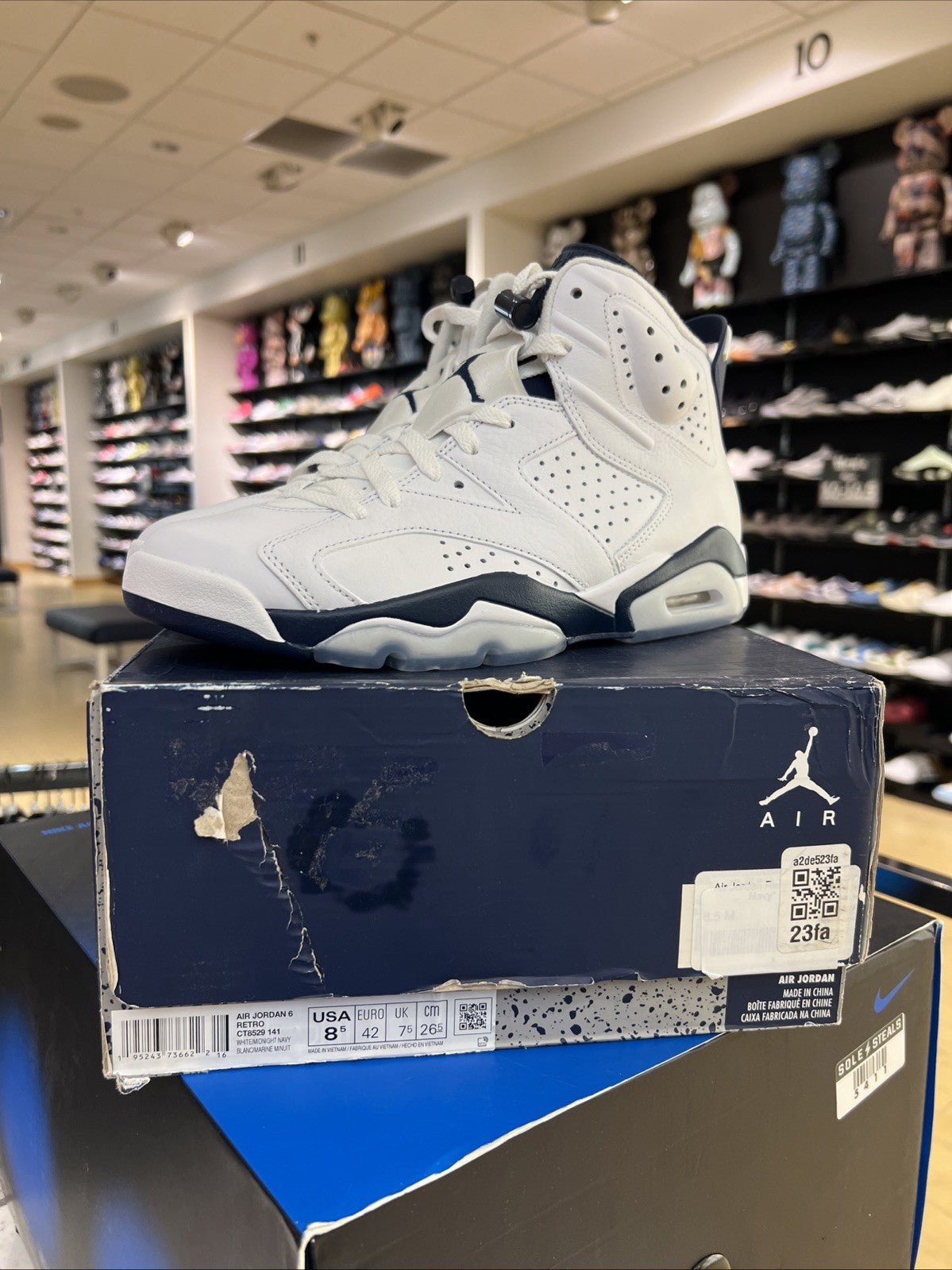 Jordan Air Jordan 6 Retro White/Midnight Navy Sz 8.5 DEFECT