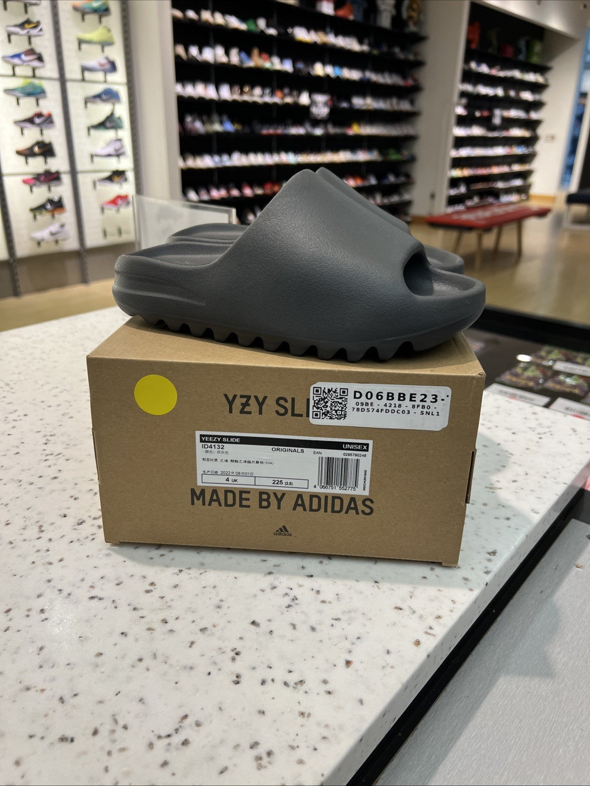 Adidas Yeezy Slide Granite (ID4132) Sz 4