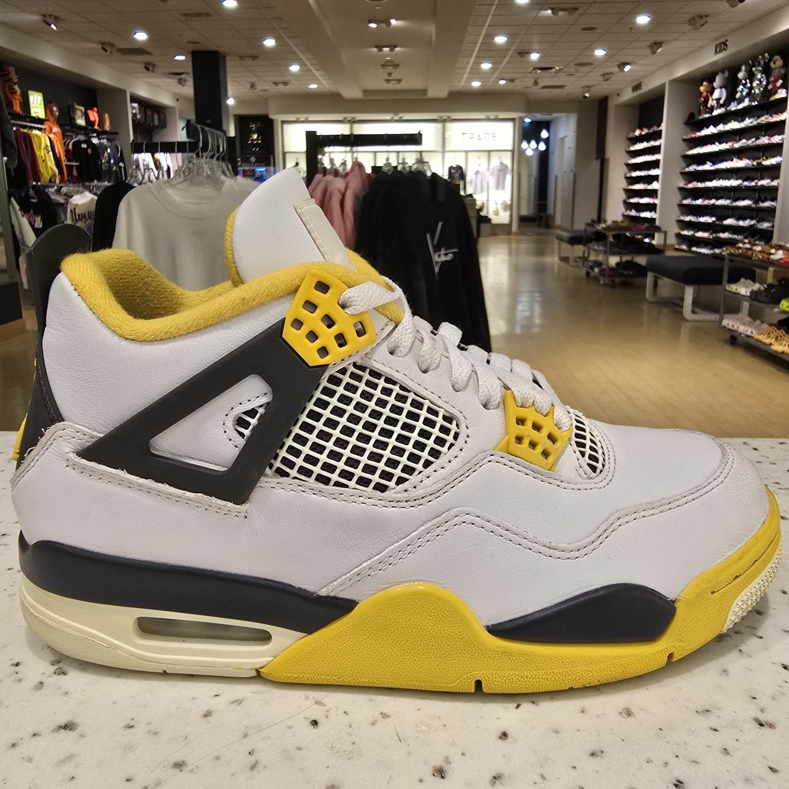 Size 8 - Women's Air Jordan 4 Retro Vivid Sulfur AQ9129-101