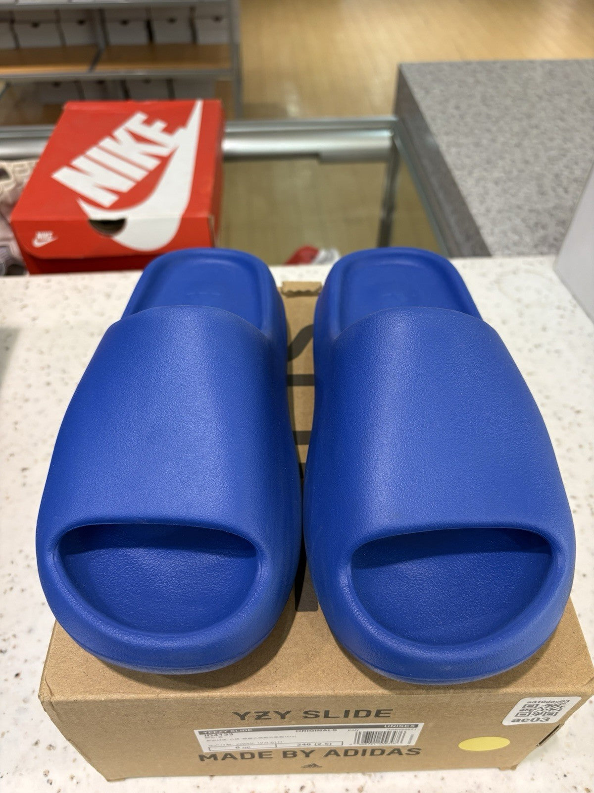 adidas Yeezy Slide Azure Size 6 DEFECT 