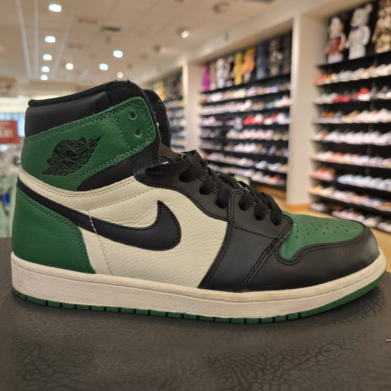 Size 11 - Jordan 1 Retro High OG Pine Green 2018
