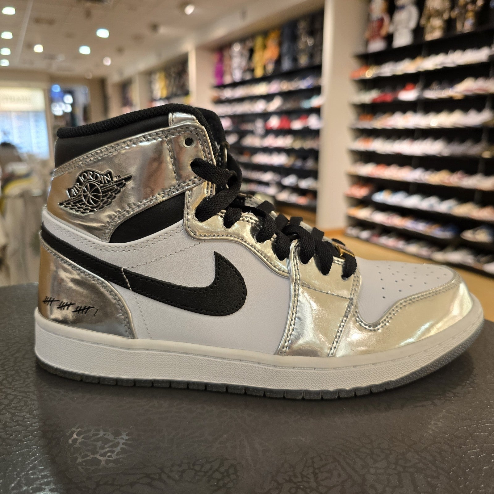 Size 7.5 - Air Jordan 1 Retro High Pass the Torch