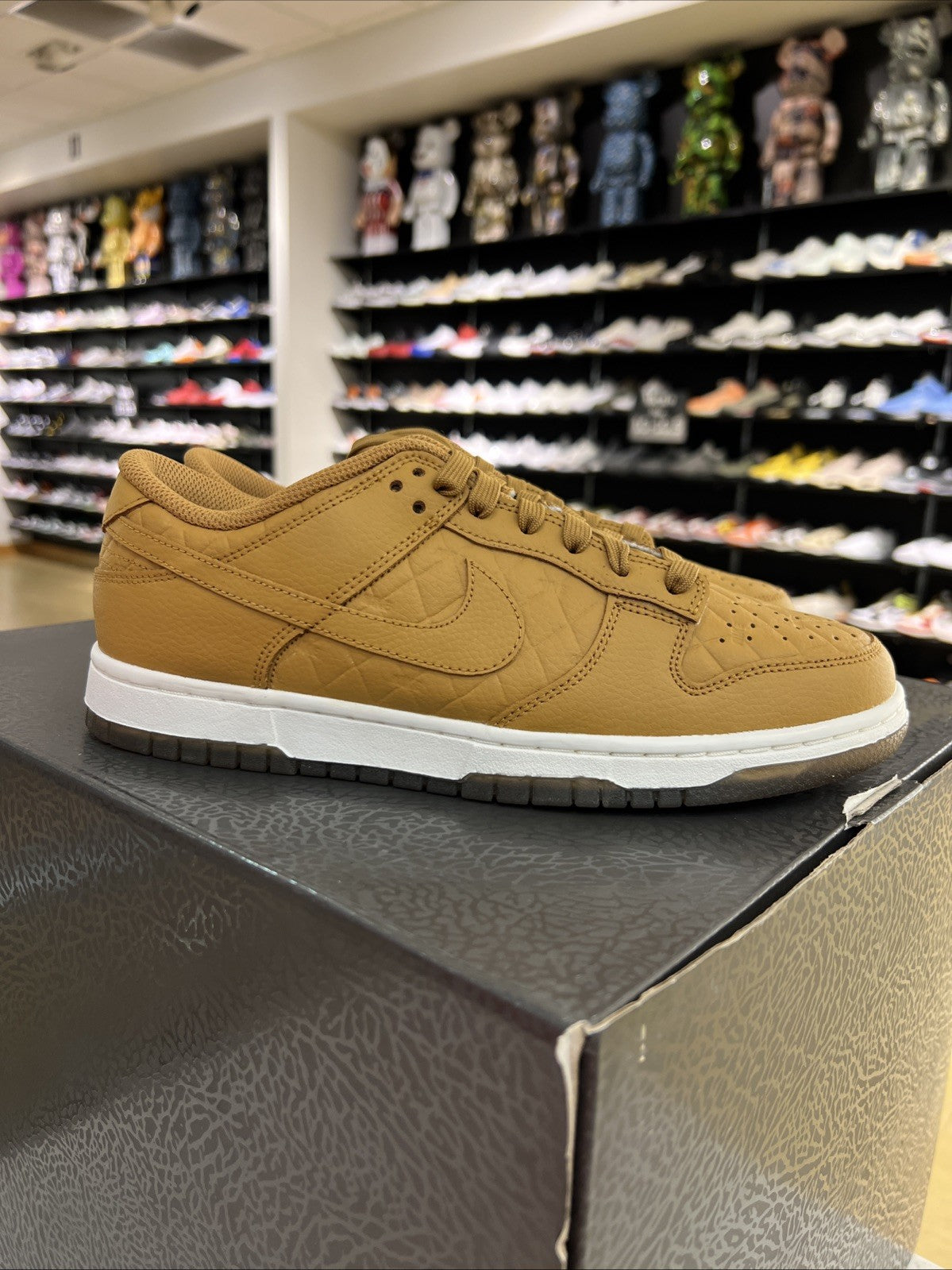 Nike Dunk Low Shoes Quilted Wheat Womens Sz 9.5/8M