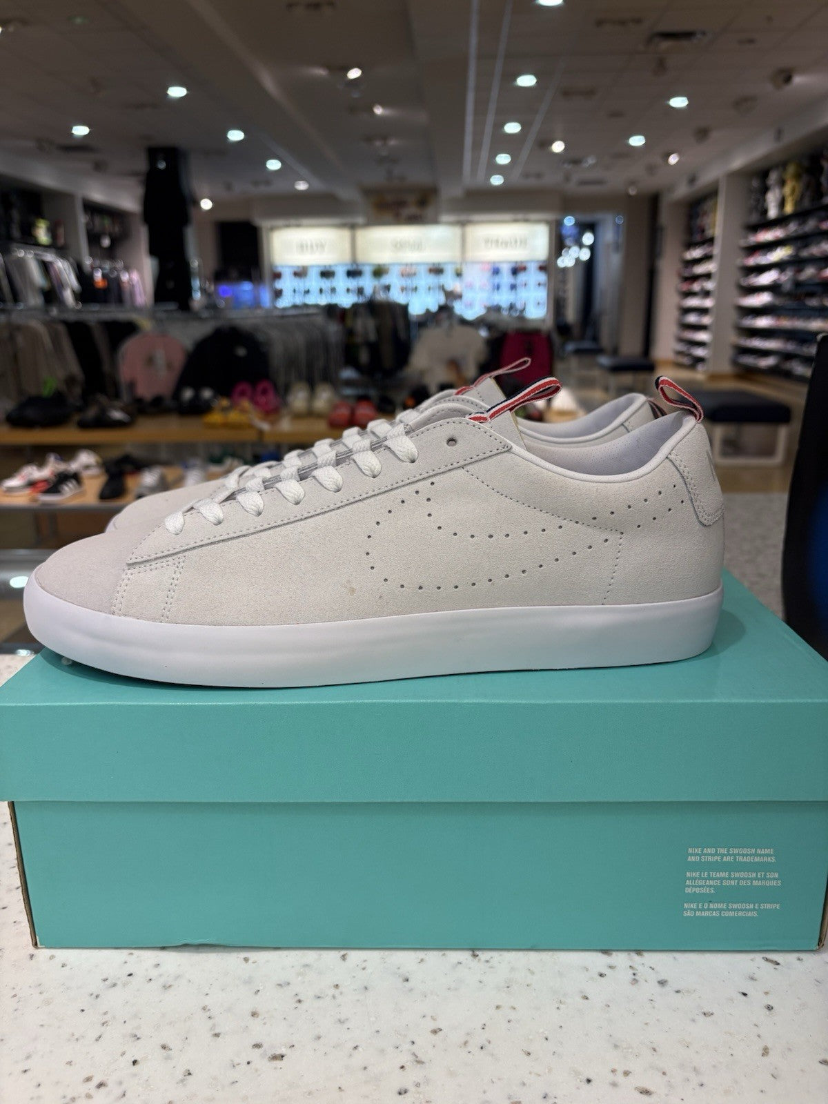 Nike SB Blazer Low Call Me 917 Summit White Size 12 DEFECT