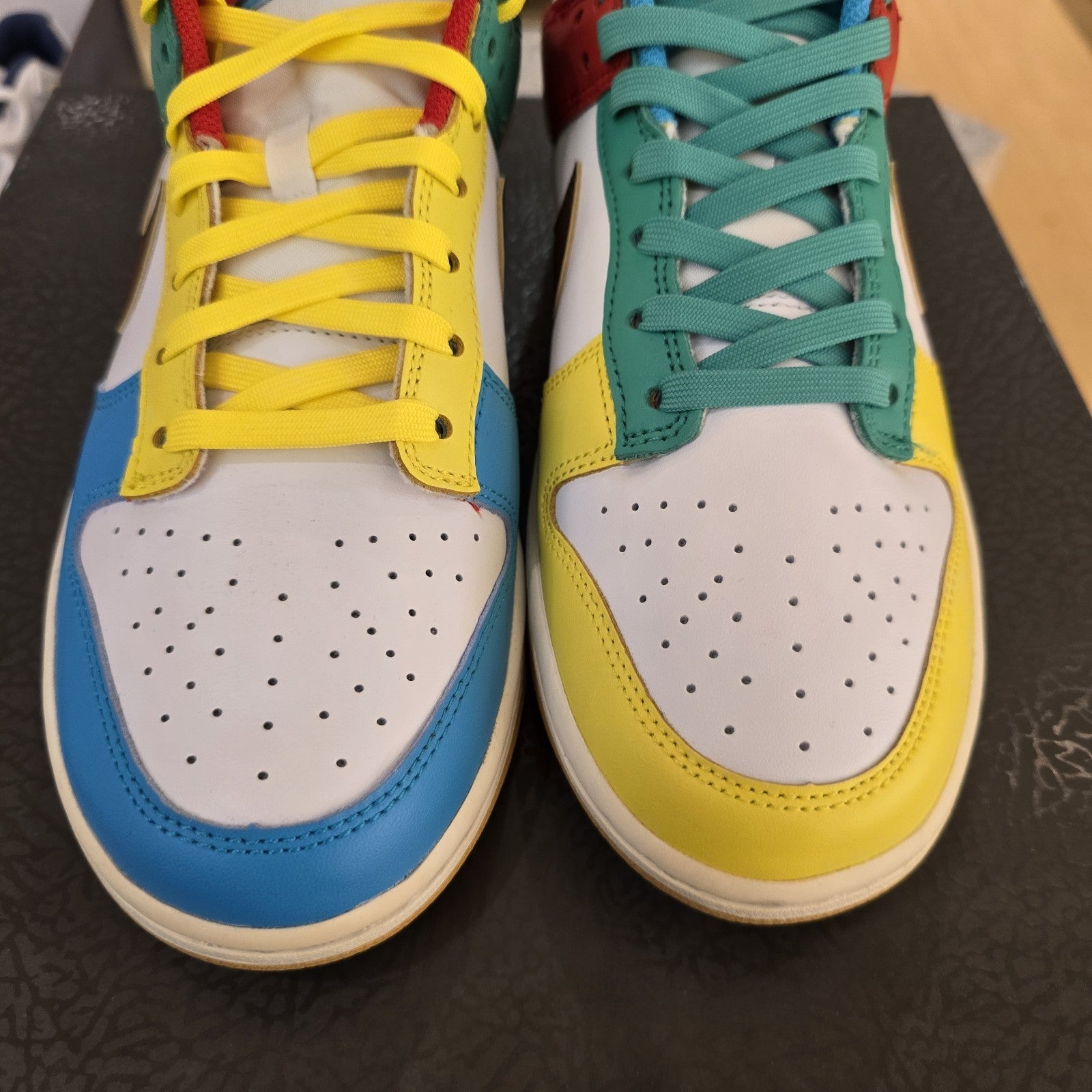 Size 9 - Nike Dunk SE Low Free.99 - White USED