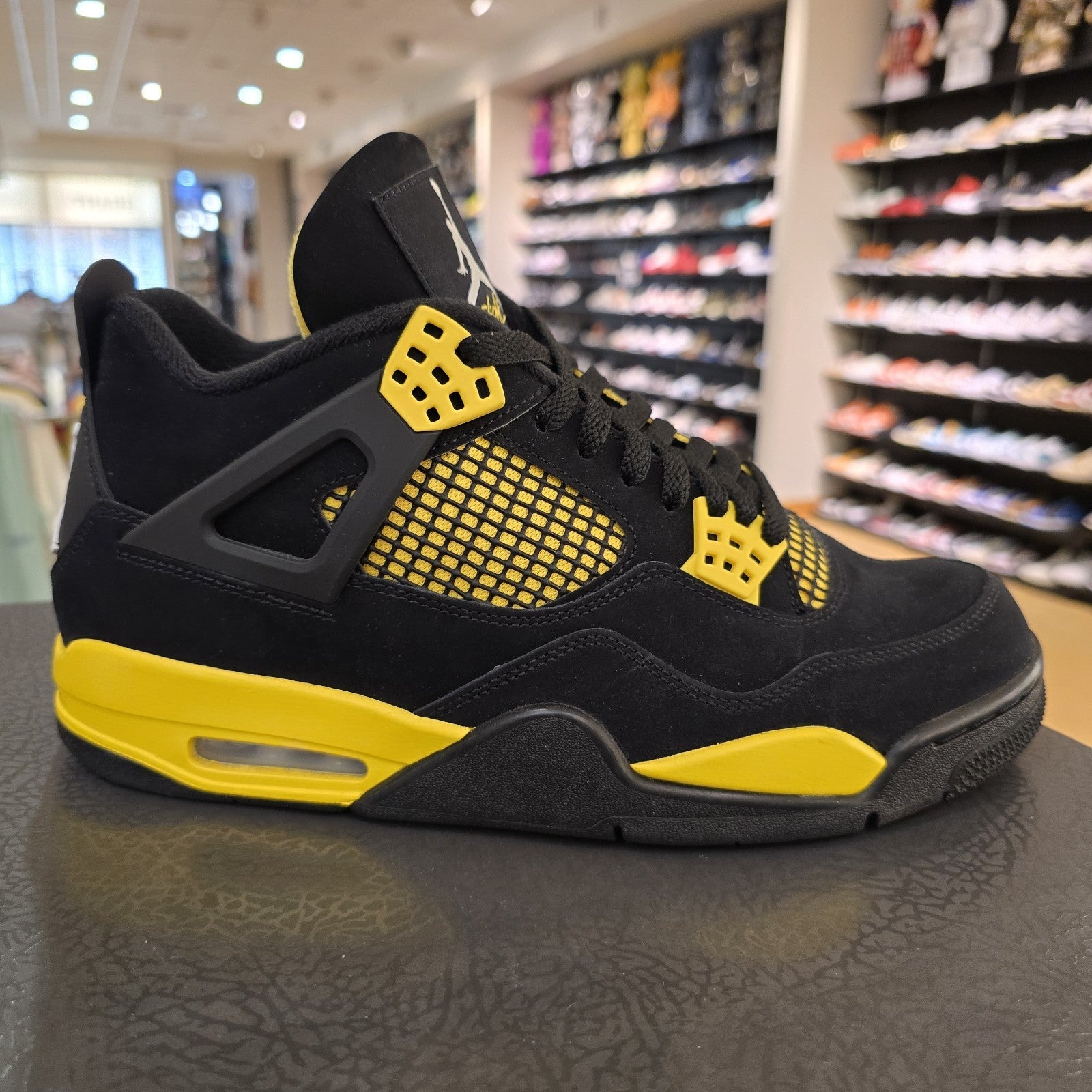 Size 10 - Jordan 4 Retro Thunder