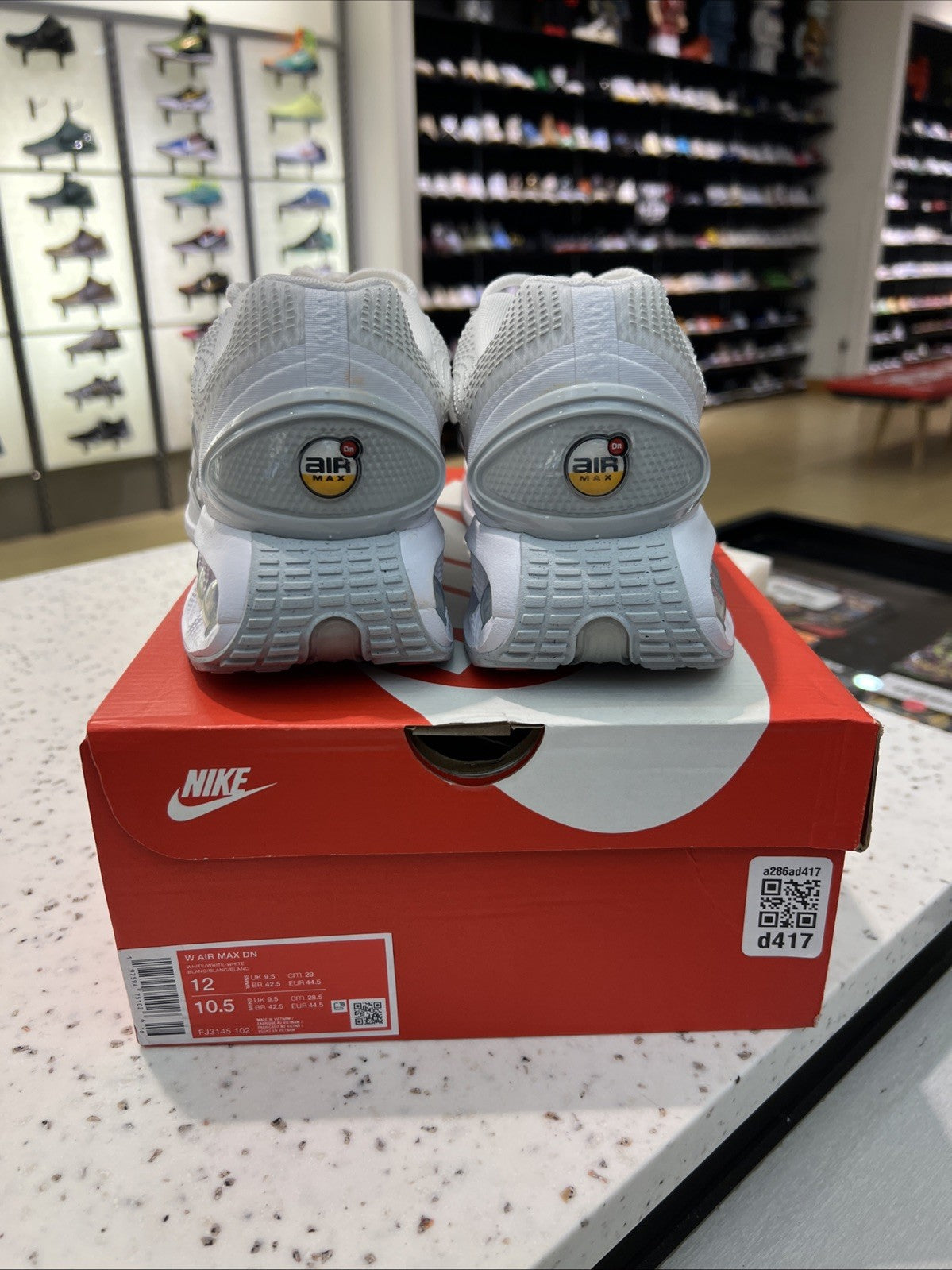 Nike Air Max DN Sneakers Womens Sz 12/10.5M