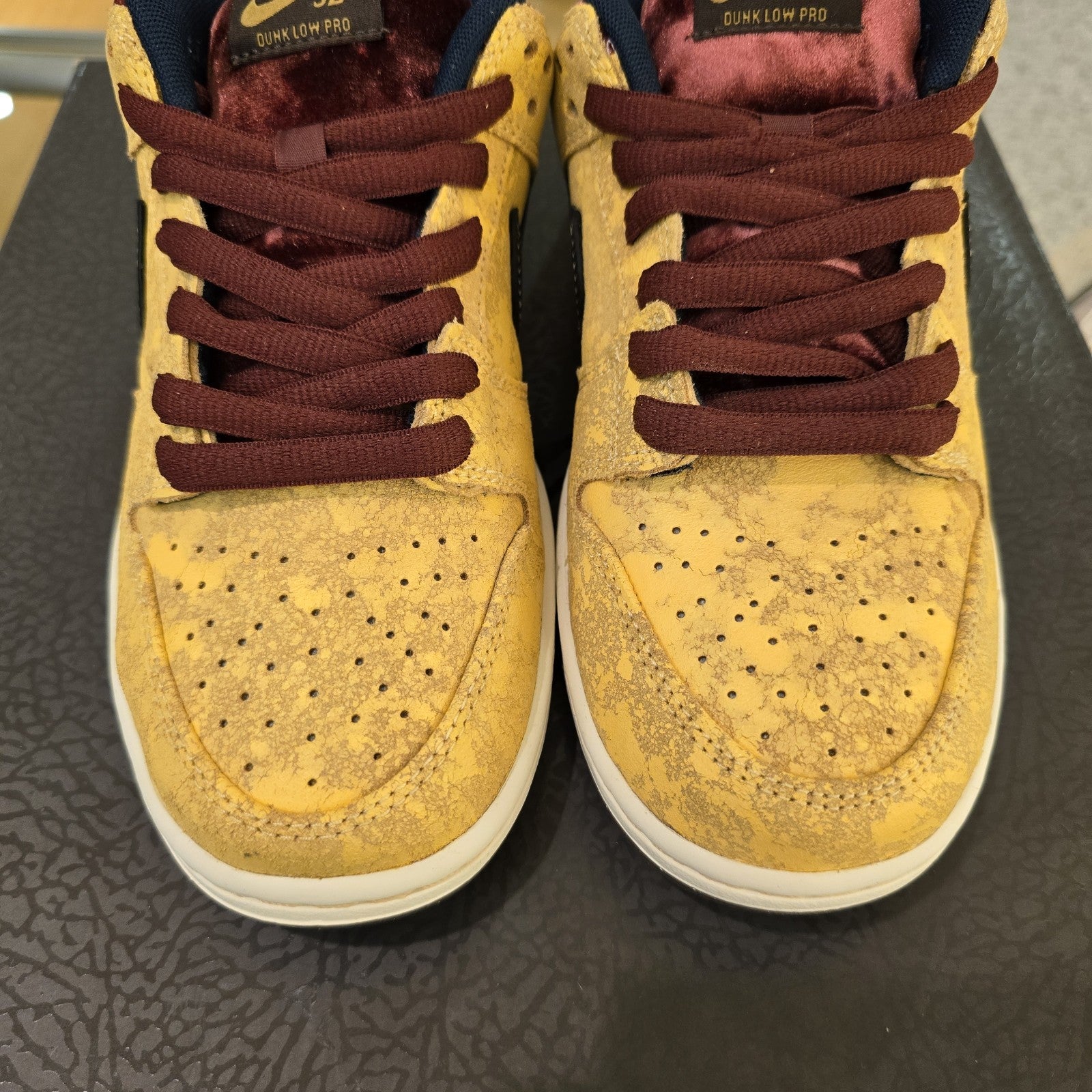 Size 8 - Nike Dunk SB Low City of Cinema