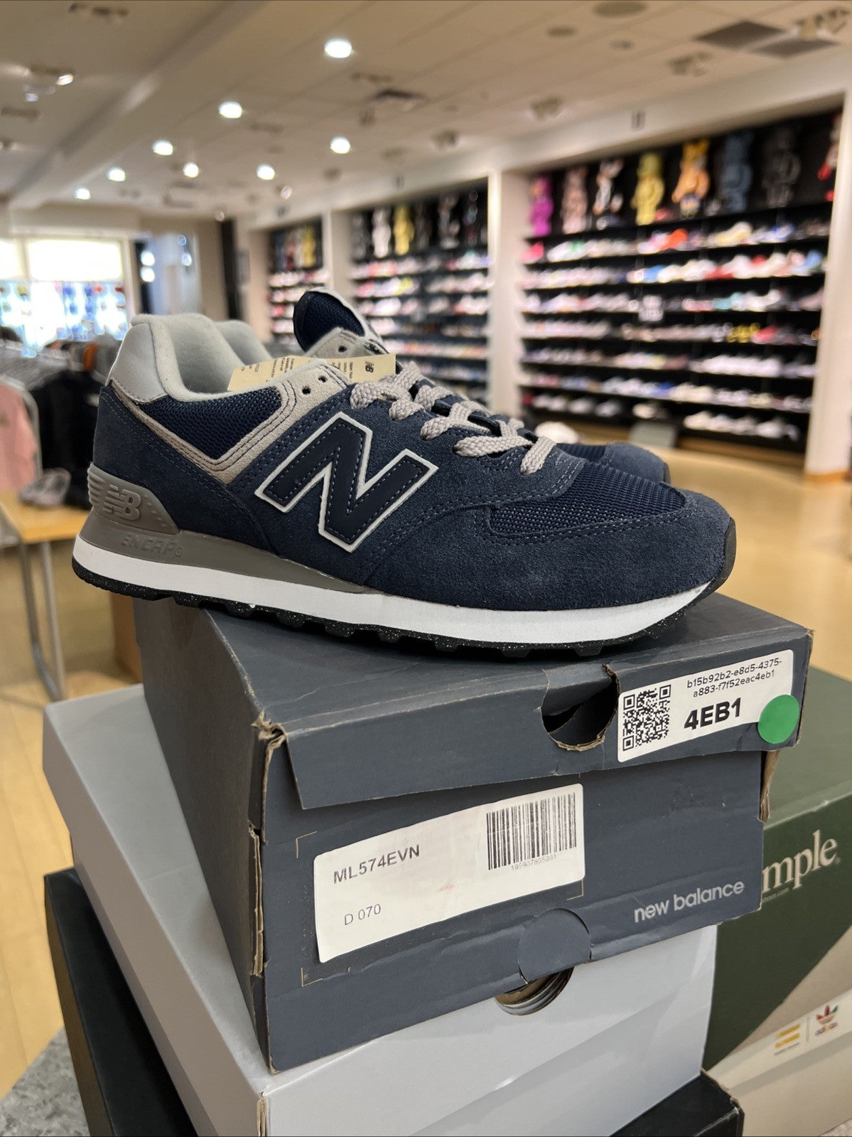 New Balance 574 Core Navy Casual Sneakers ML574EVN Sz 7