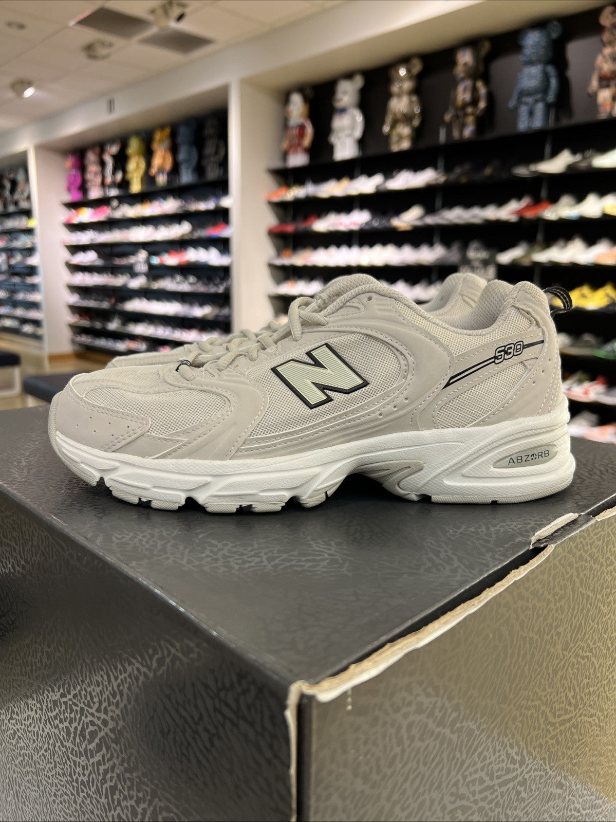 New Balance 530 Moonbeam Sea Salt MR530SH Sz 7.5 USED NO BOX