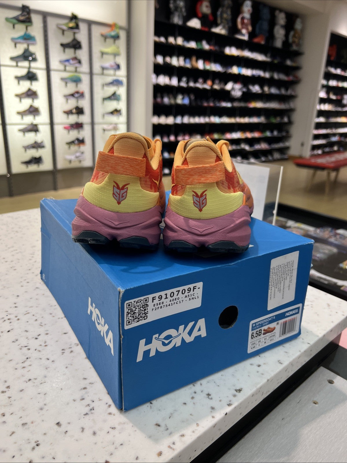 Hoka Speedgoat 6 Trail Sherbet/Beet Women’s Sz 6.5