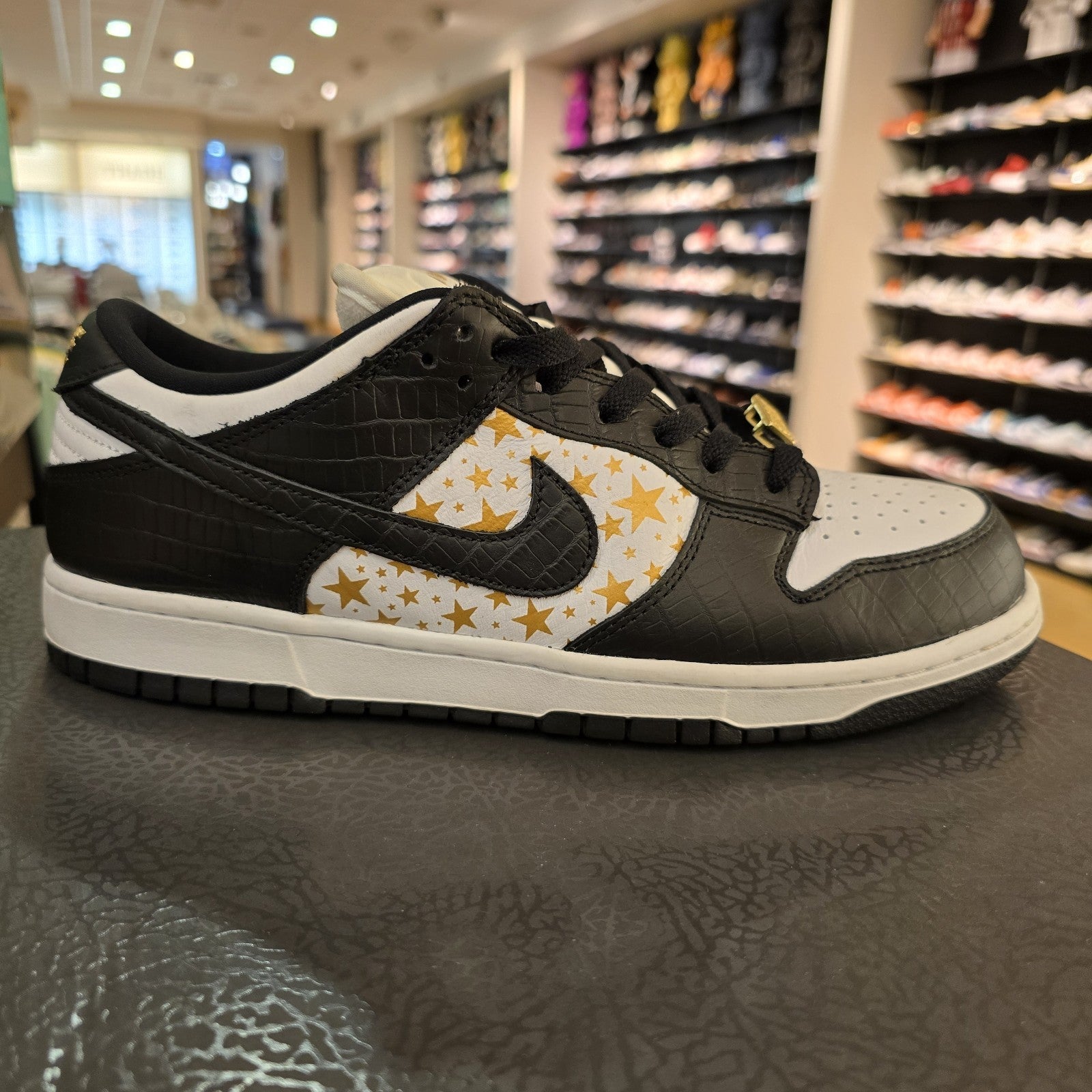 Size 9.5 - Nike SB Dunk Low Supreme Stars Black 2021