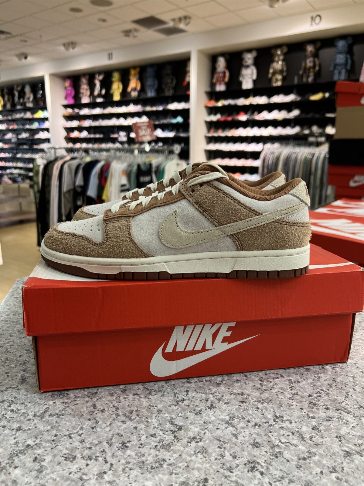 Nike Dunk Low Premium Medium Curry Sz 8
