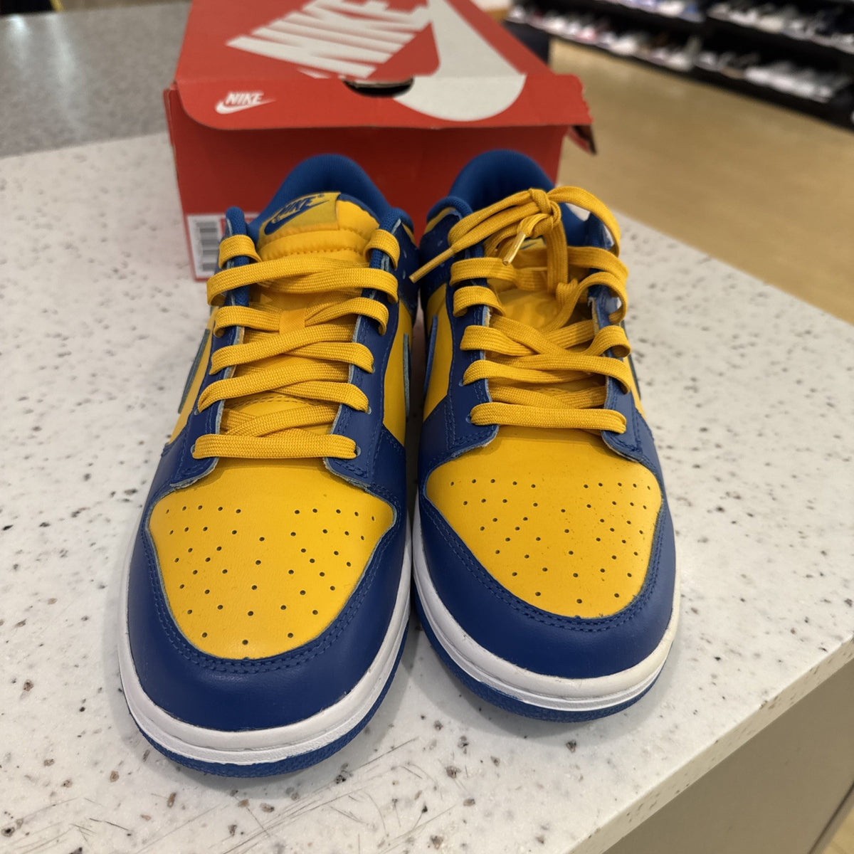 NEW AUTHENTIC NIKE DUNK LOW RETRO "UCLA" US MEN'S  9.5