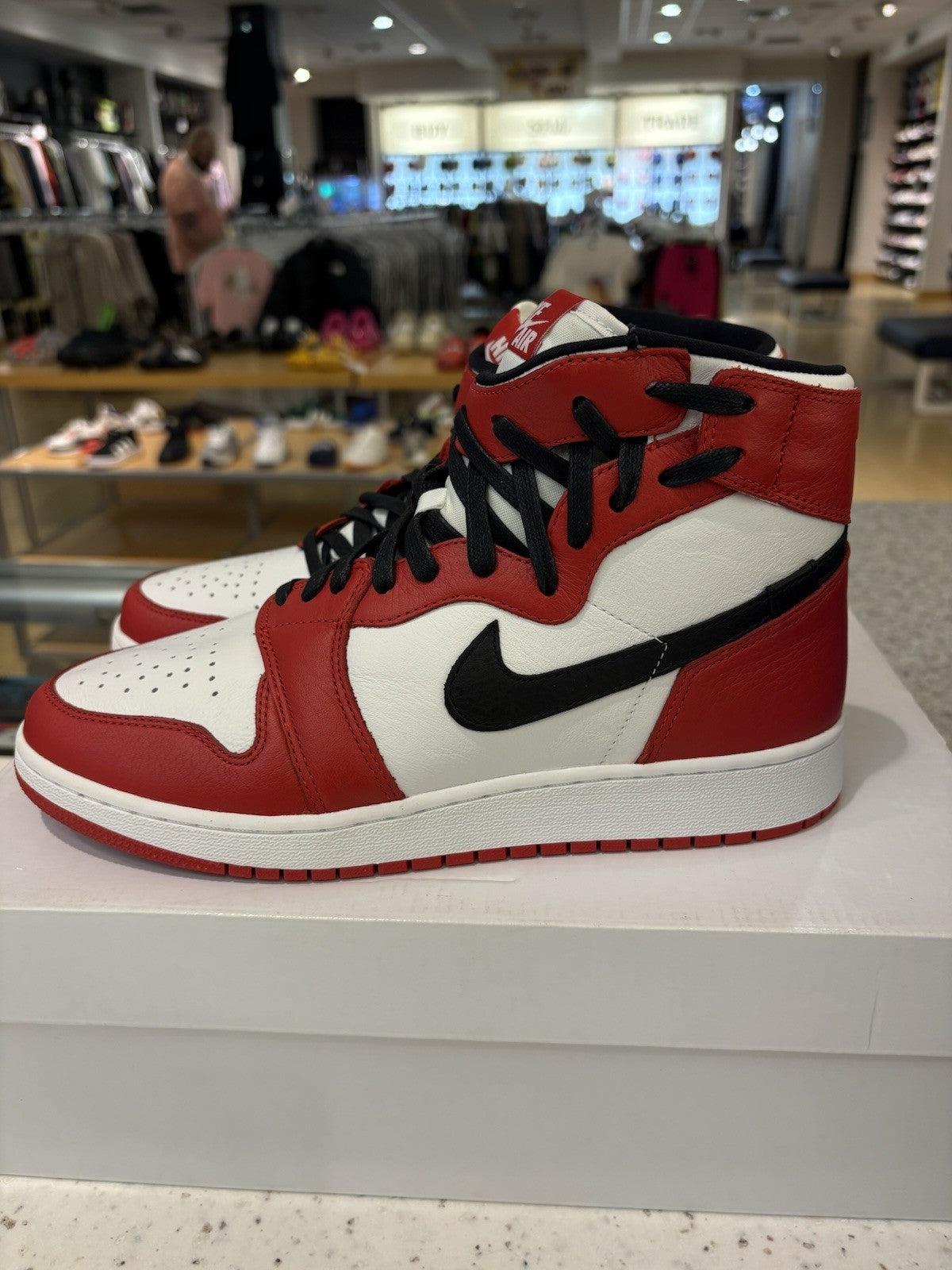 Air Jordan 1 Rebel XX Chicago Women’s Size 9