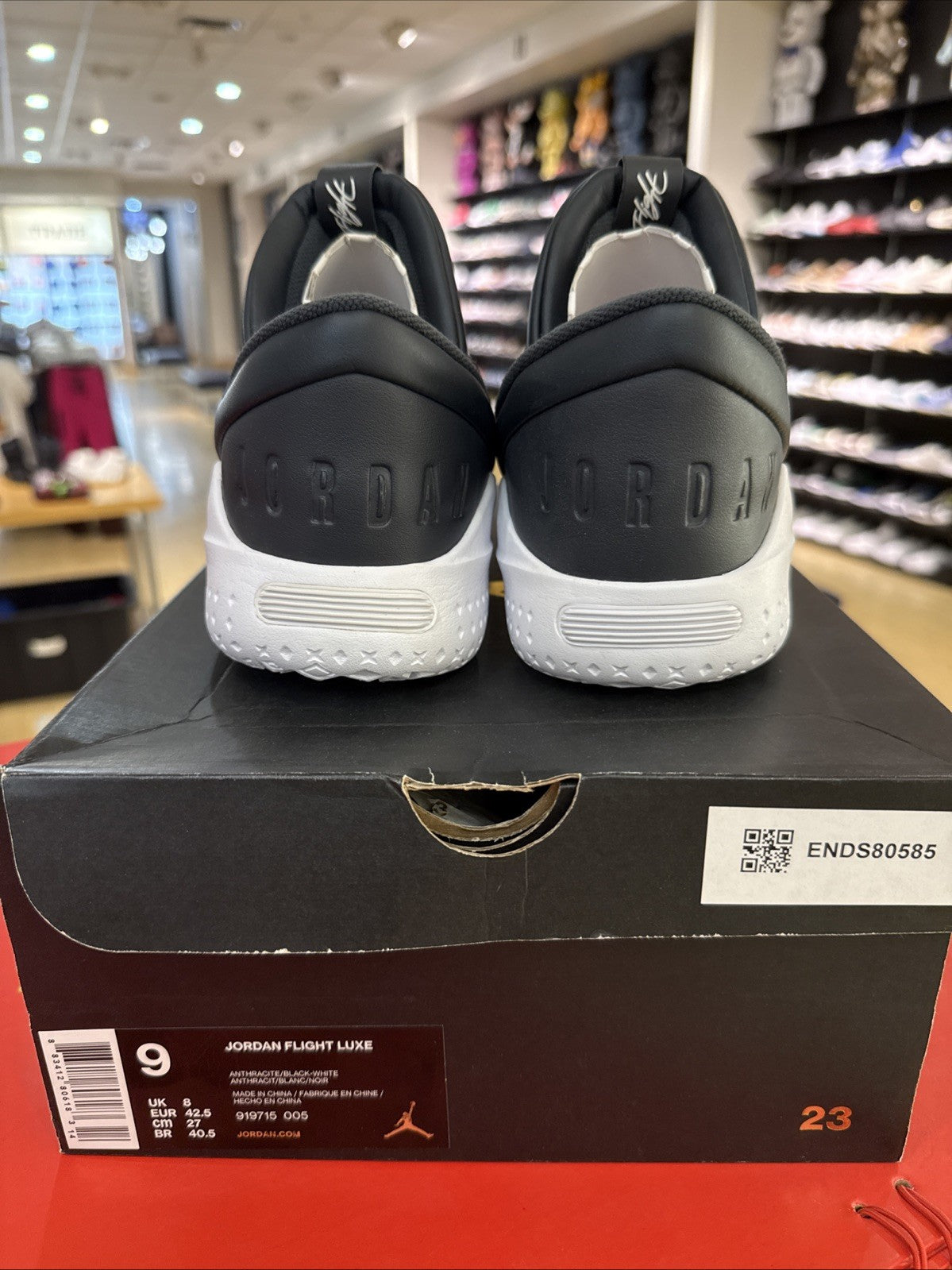 Size 9 - Jordan Flight Luxe Black/White