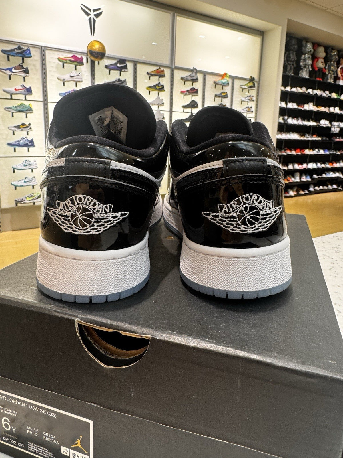 Air Jordan 1 Low SE Concord