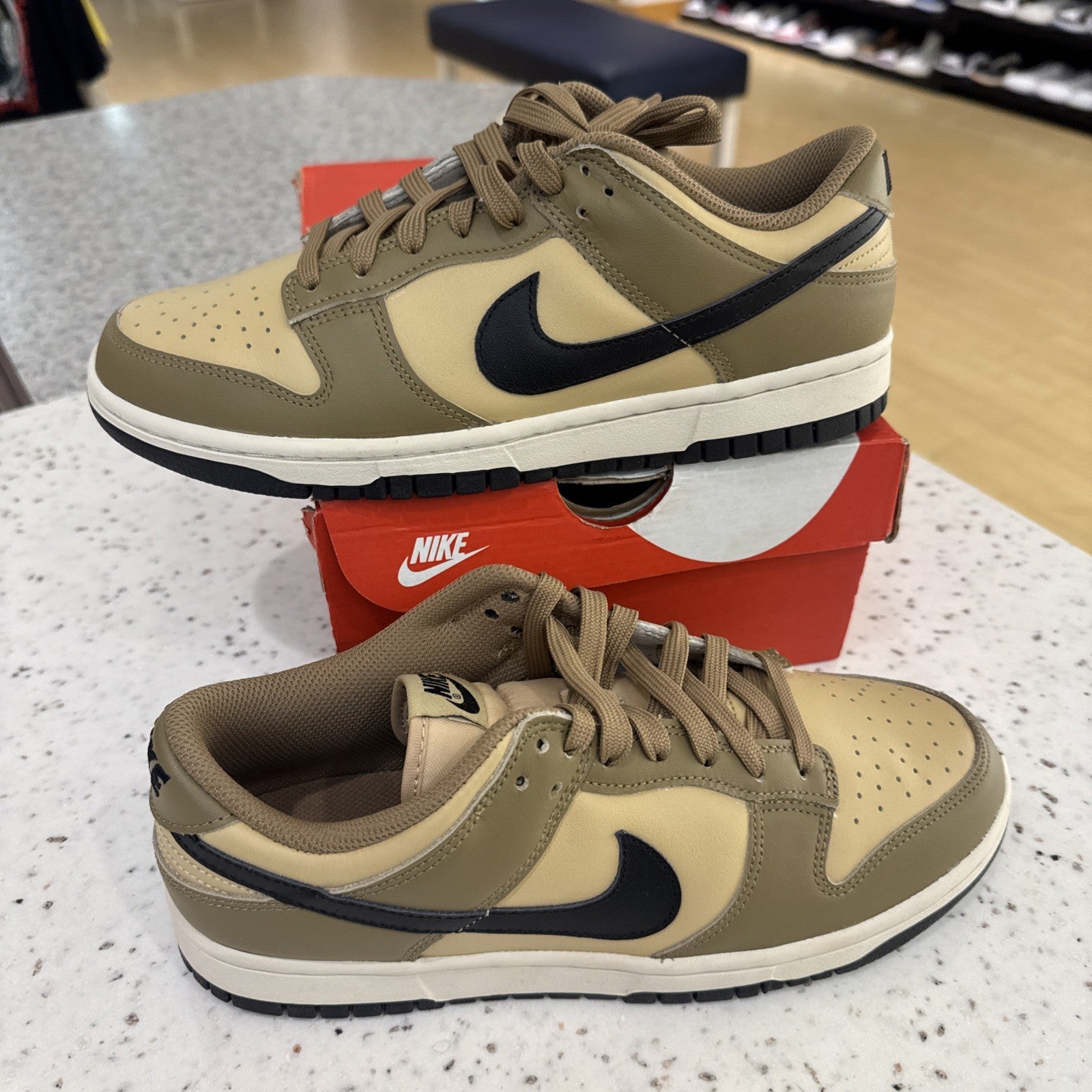 NEW AUTHENTIC NIKE DUNK LOW   "DARK DRIFTWOOD" US WOMEN'S 9