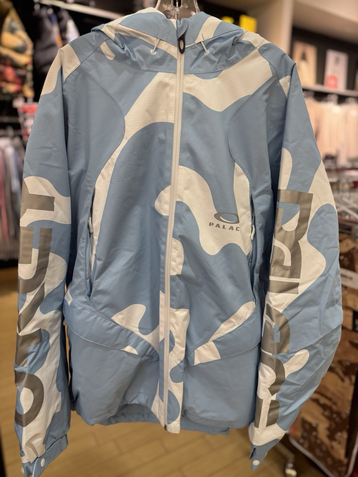 Palace X Oakley Snow Jacket Cloud Size Large 