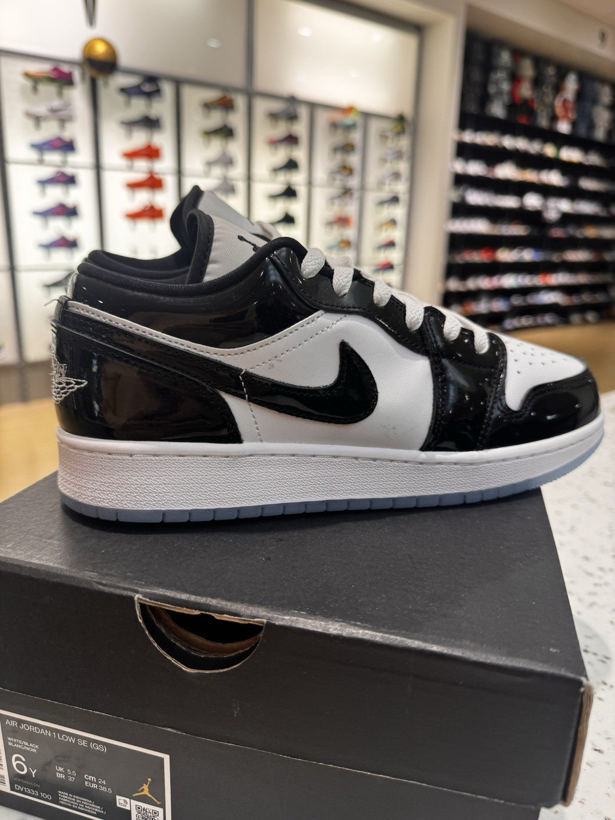 Air Jordan 1 Low SE Concord
