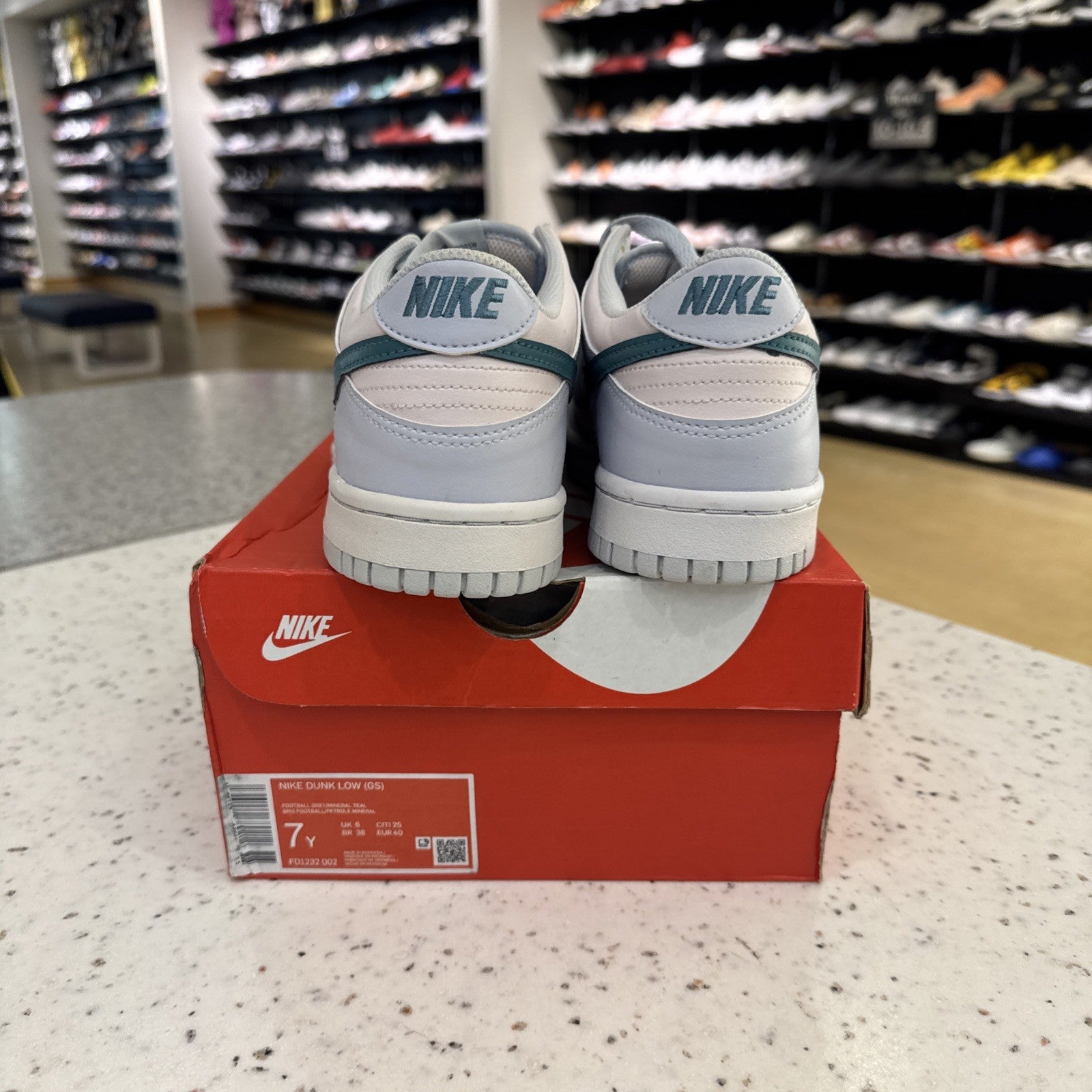 Nike Dunk Low Mineral Teal (GS) Size 7Y