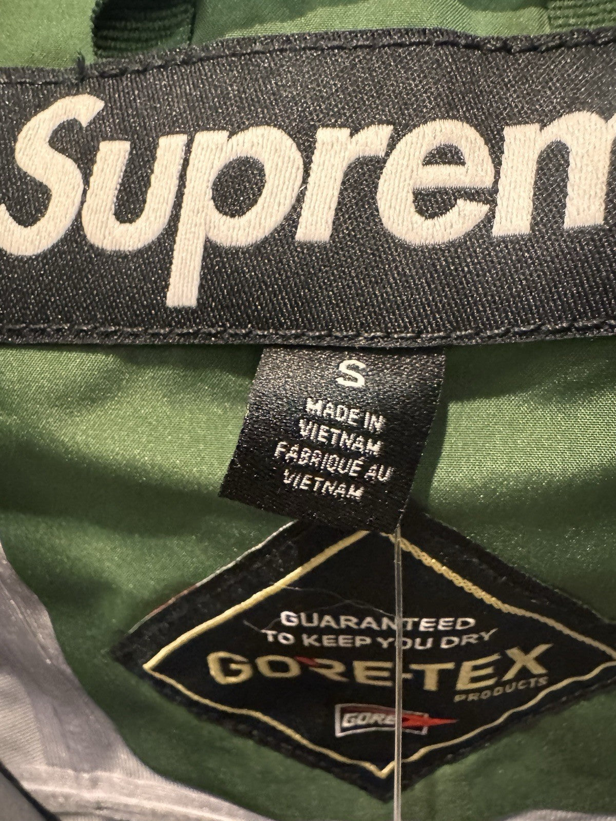 Supreme Gore-Tex Taped Seam Shell Jacket Green Size Small