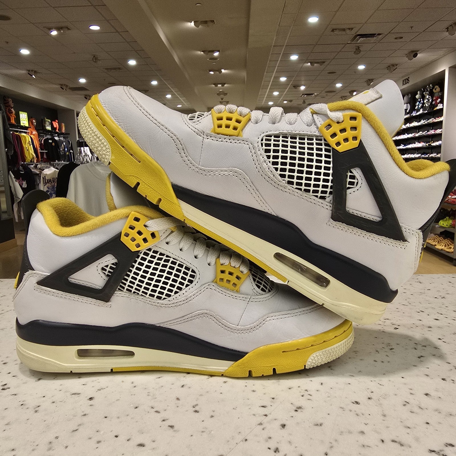 Size 8 - Women's Air Jordan 4 Retro Vivid Sulfur AQ9129-101