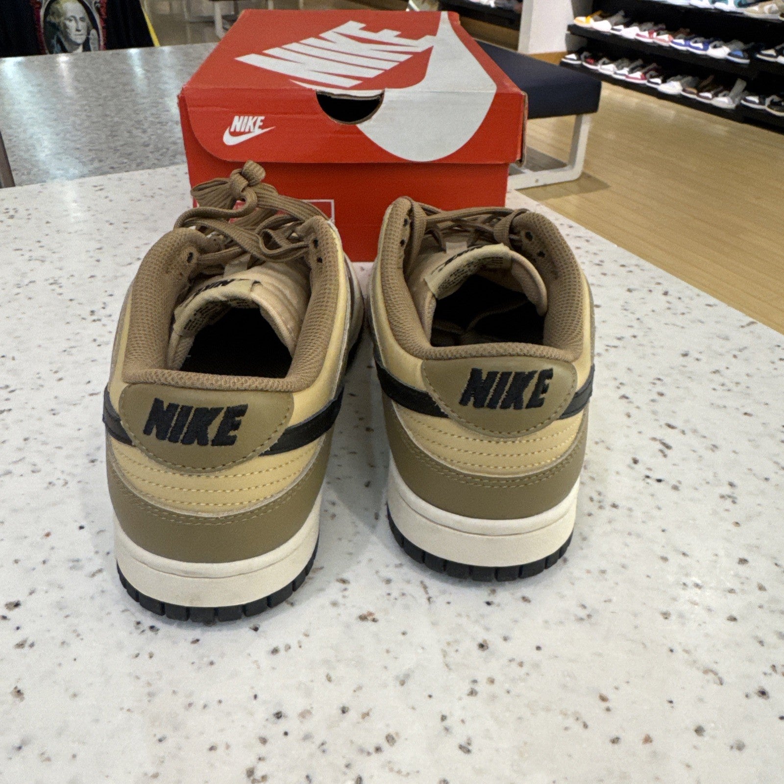 NEW AUTHENTIC NIKE DUNK LOW   "DARK DRIFTWOOD" US WOMEN'S 9