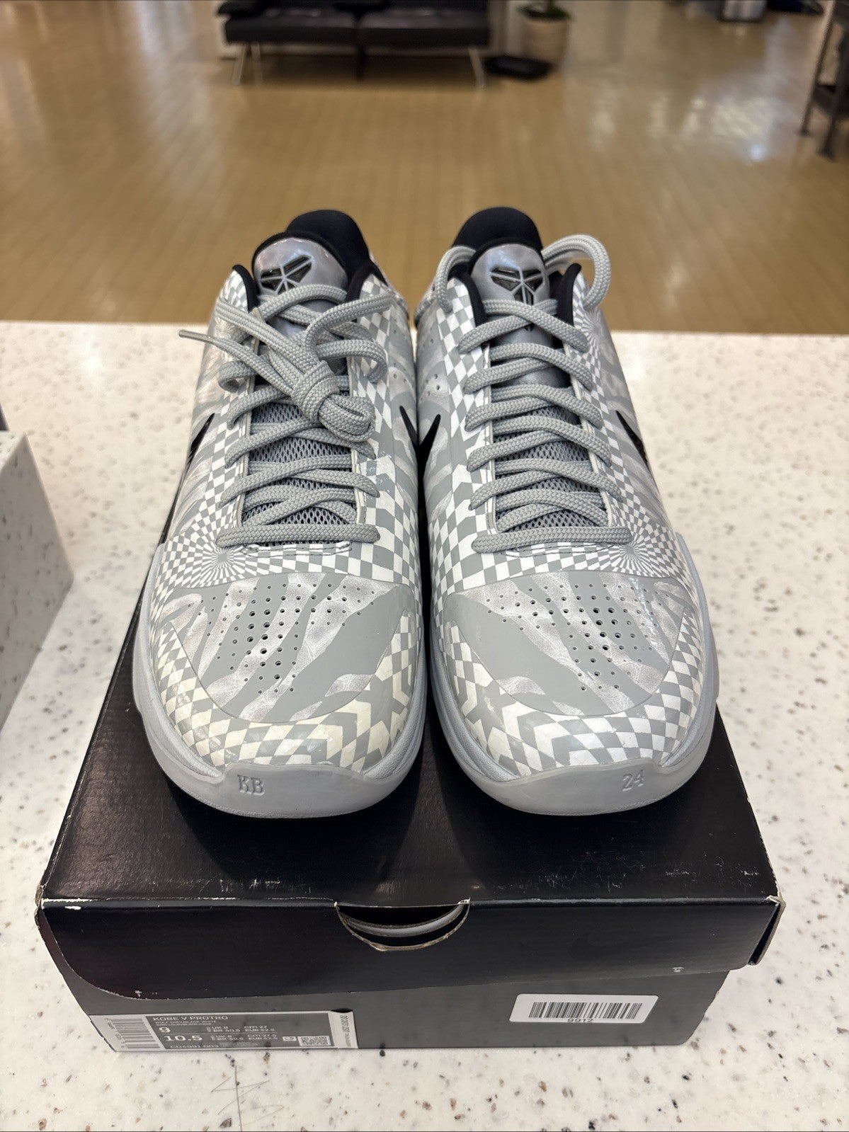 Nike Kobe 5 Protro Zebra PE Size 9