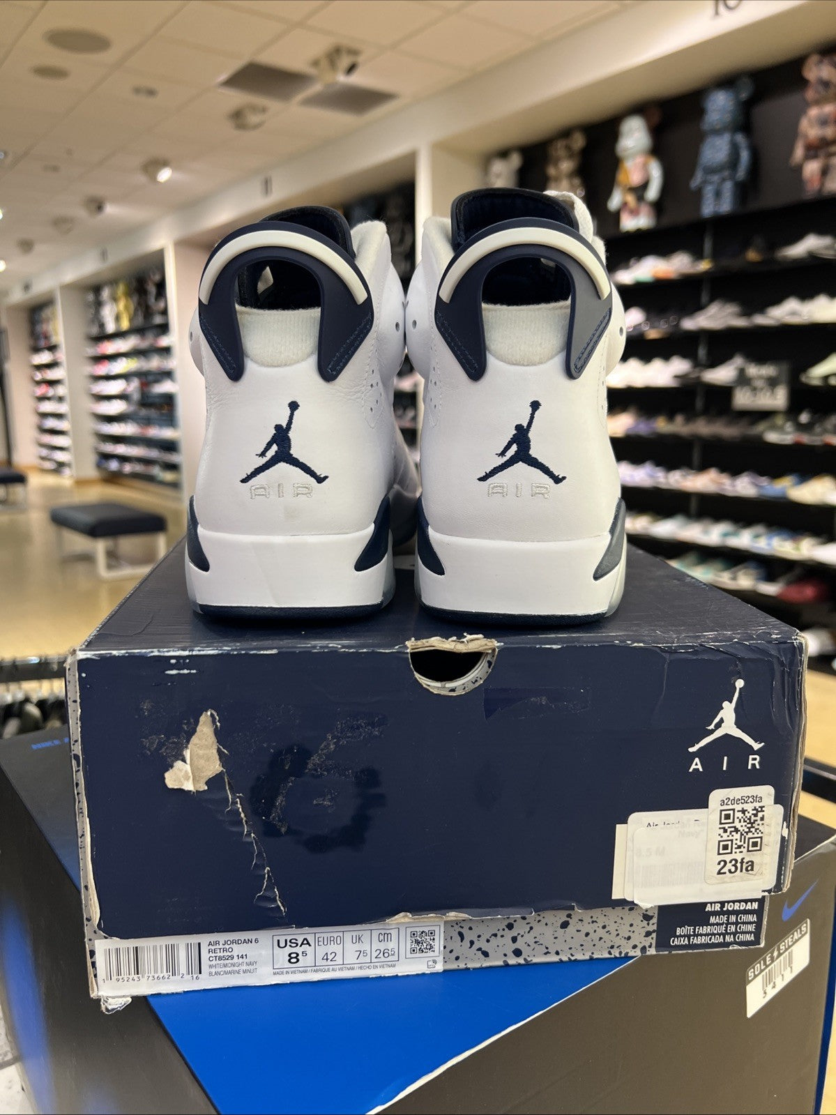 Jordan Air Jordan 6 Retro White/Midnight Navy Sz 8.5 DEFECT