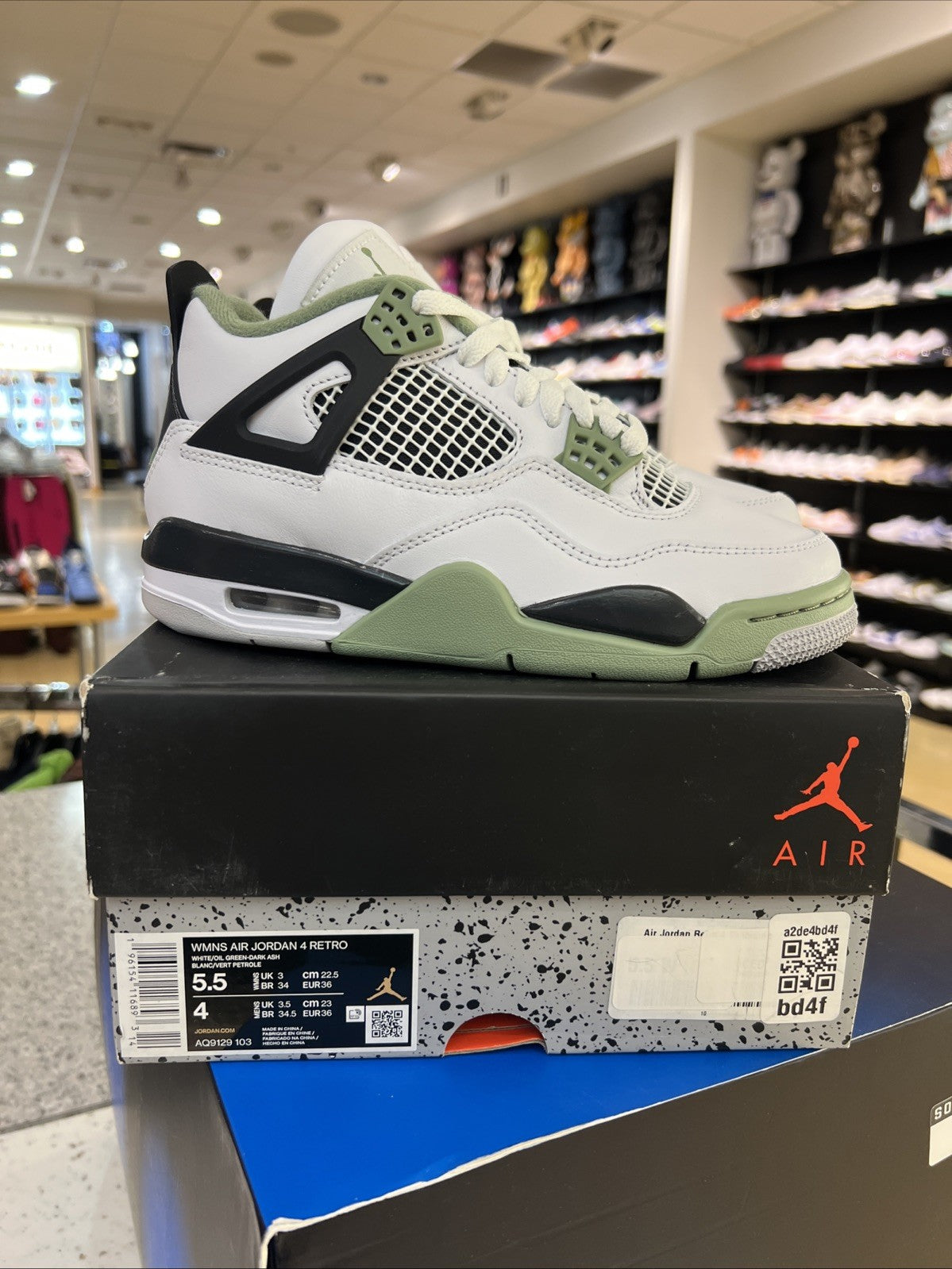 Jordan 4 Retro "Seafoam" Women's Sz 5.5