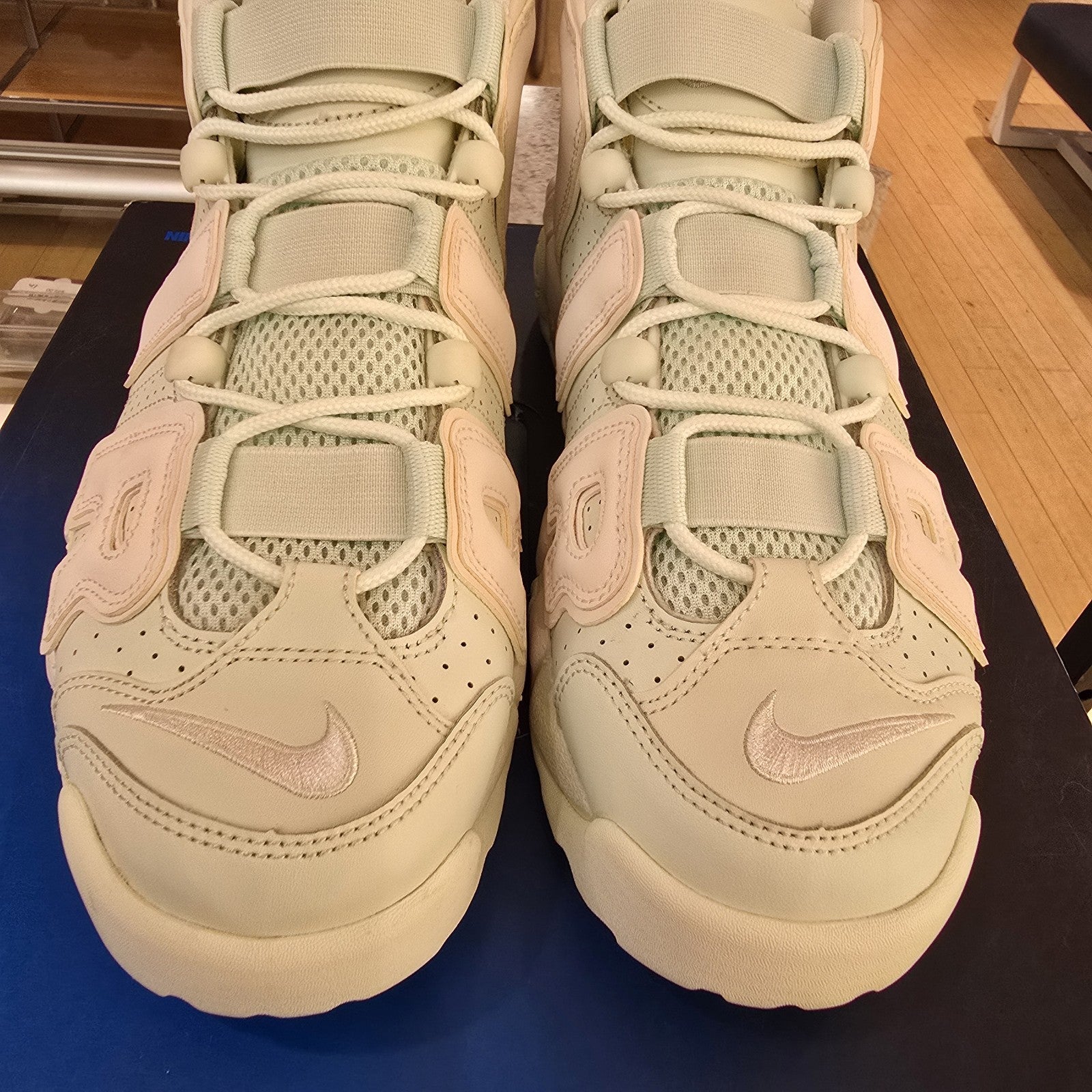 Nike Air More Uptempo Barely Green Women's SZ 10.5/9M YELLOWING