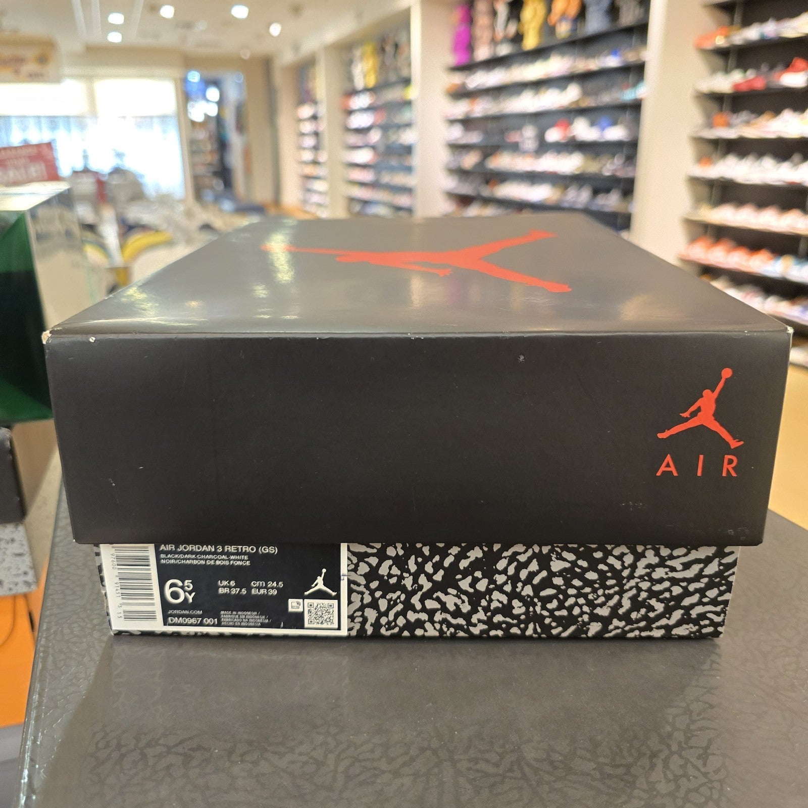 Size 6.5Y - Air Jordan 3 Retro Black Cat GS