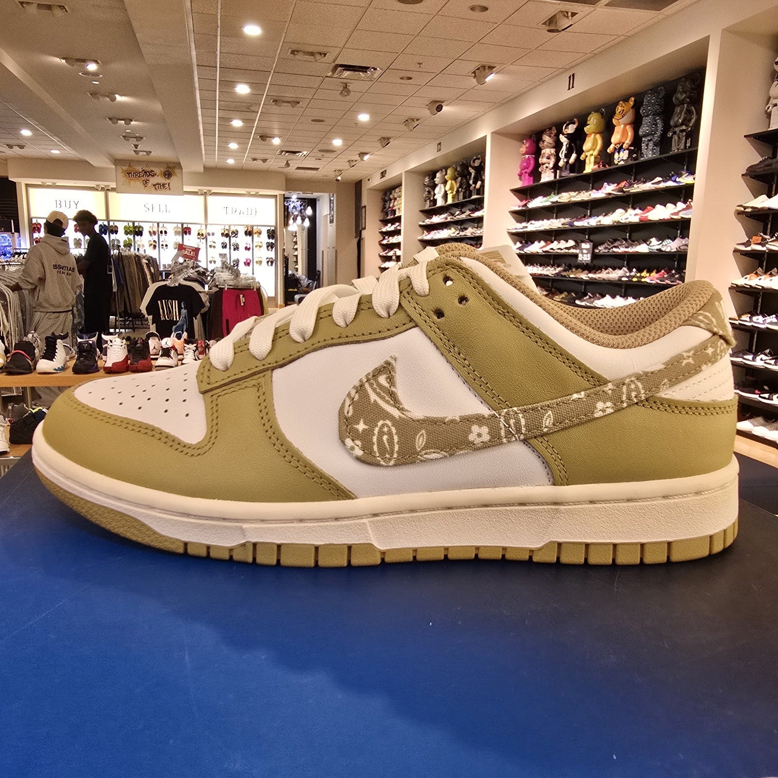 Nike Dunk Low Barley Paisley Women's SZ 8/6.5M YELLOWED