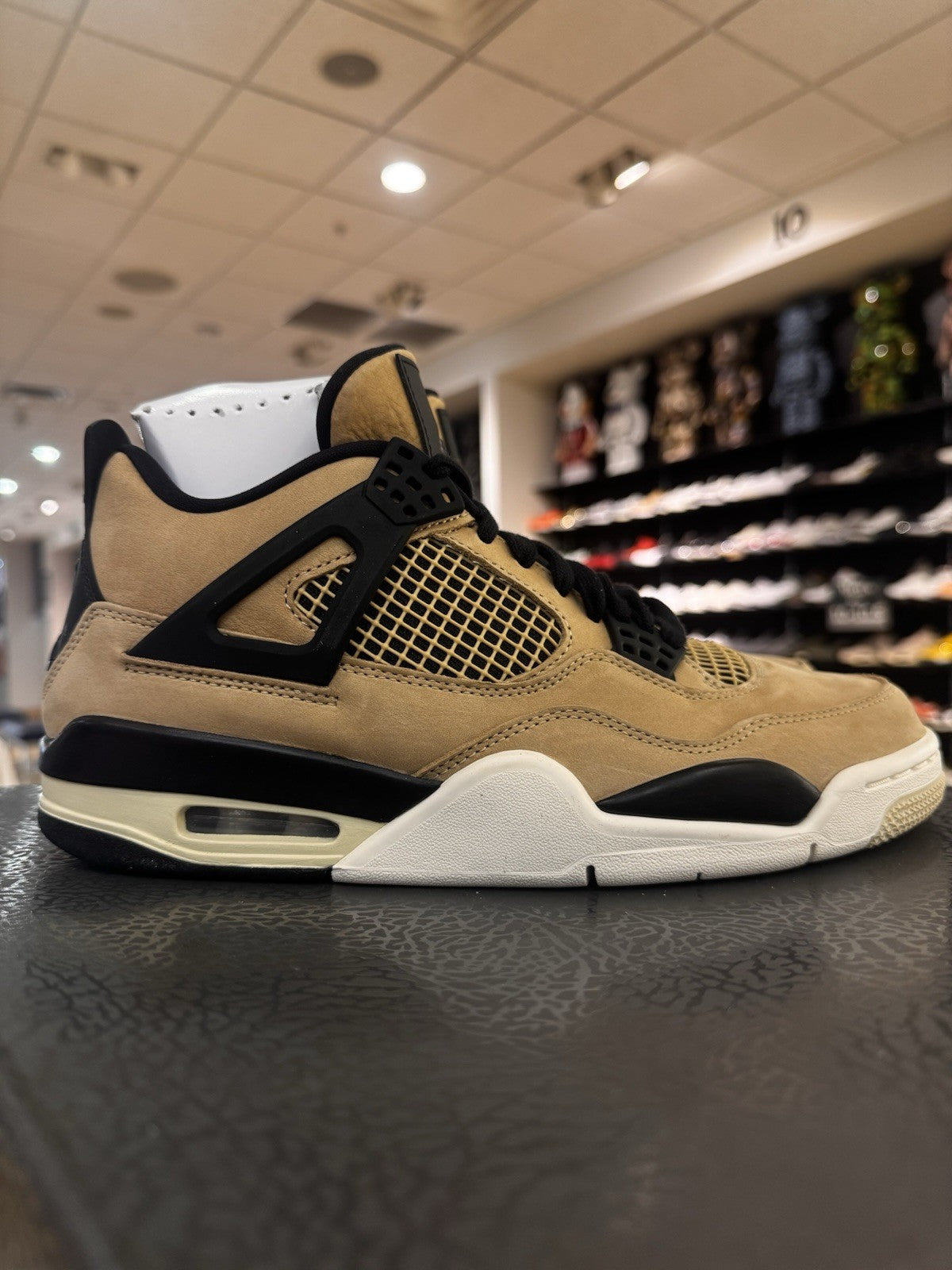 Air Jordan 4 Retro Mushroom Womens Size 10