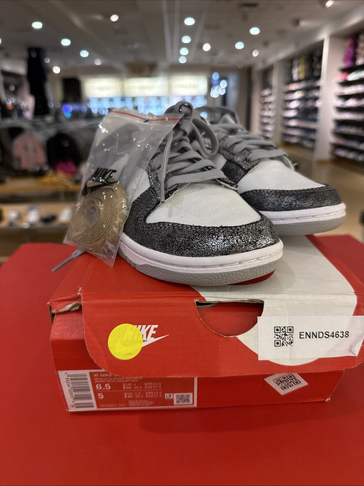 Size 6.5 - Nike Dunk Low Golden Gals W