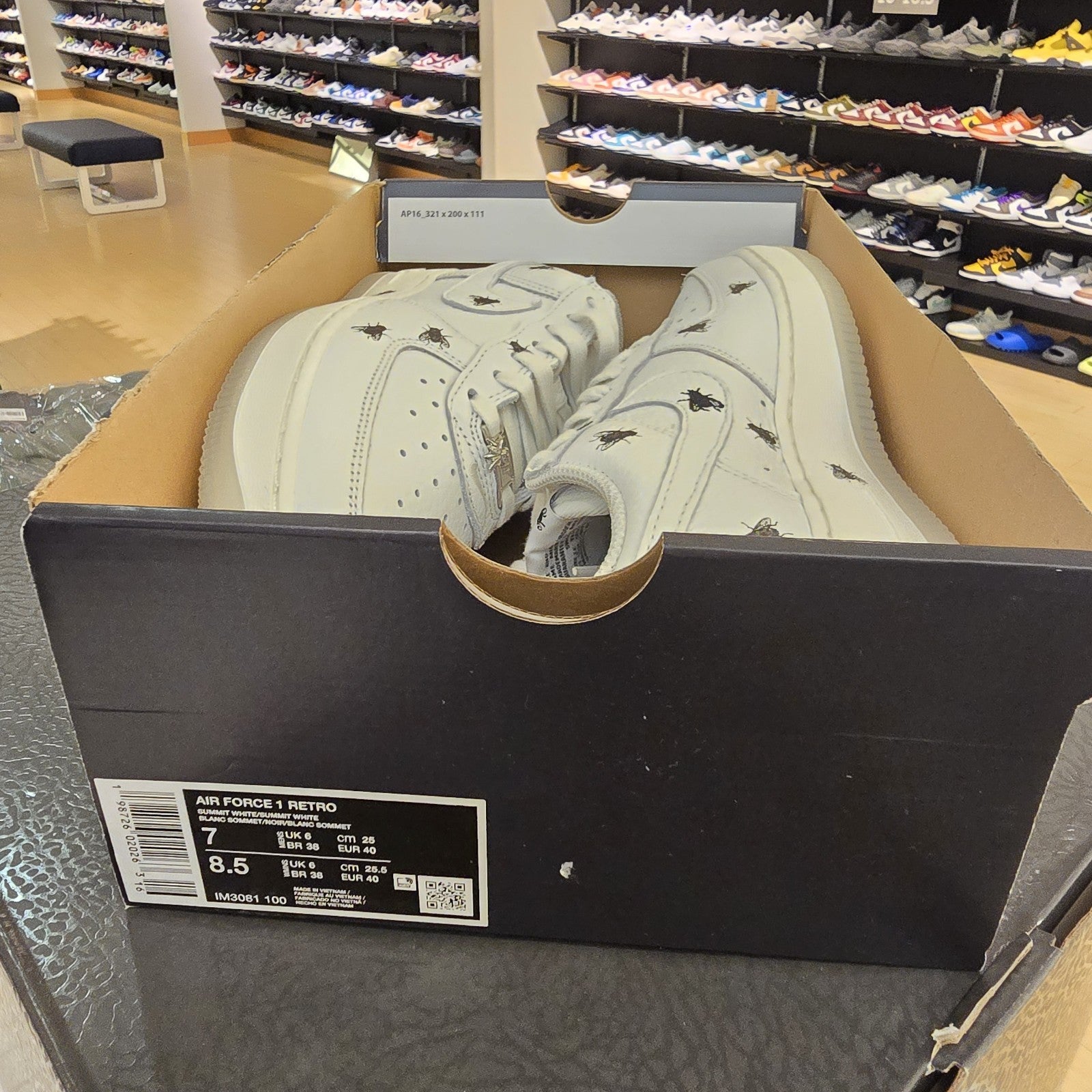 Size 7 - Nike Air Force 1 Low Houseflies