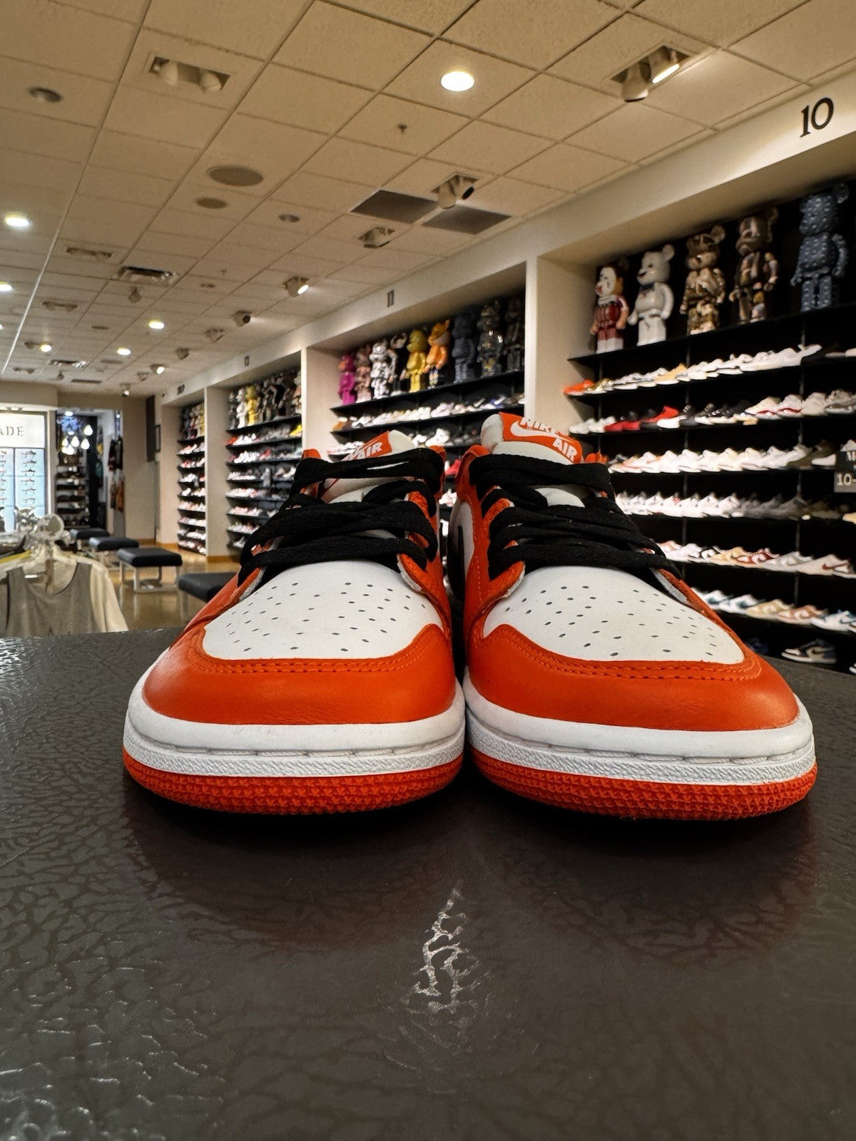 SizAir Jordan 1 Retro OG Low Starfish Women's Size 8