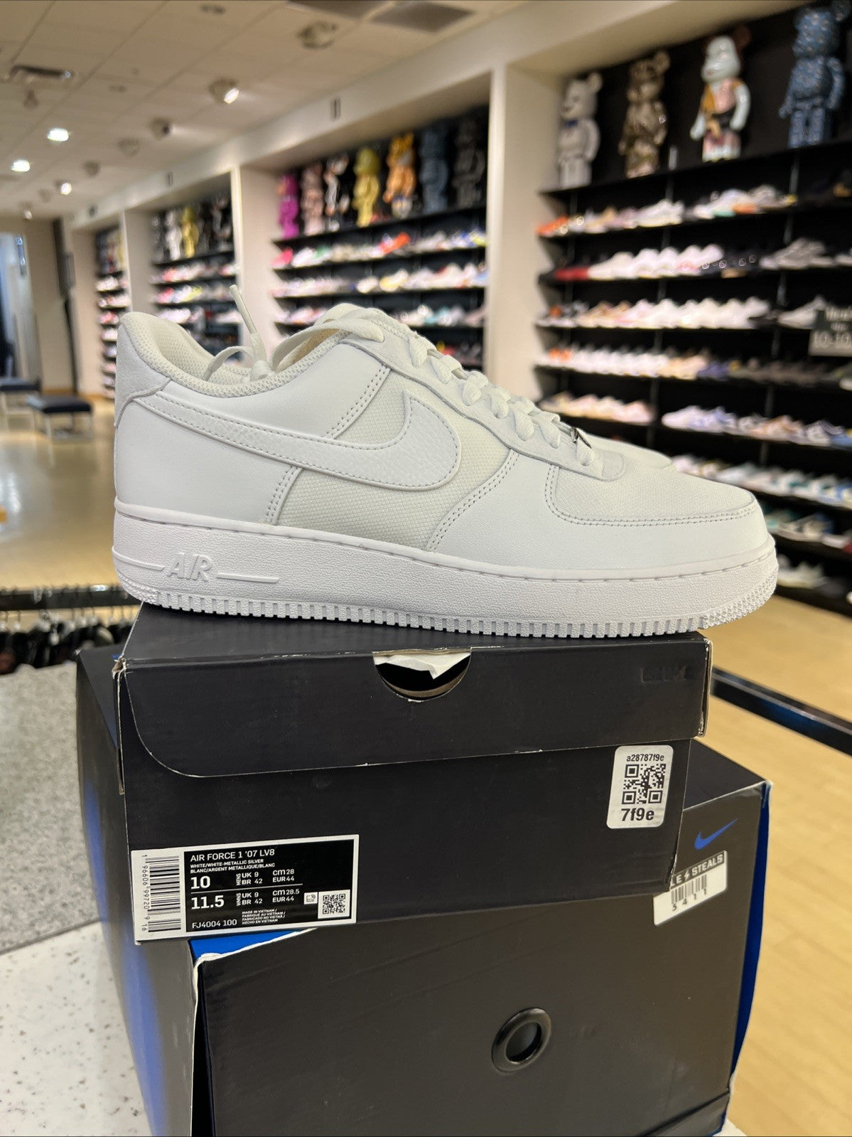Nike Air Force 1 '07 LV8 'White Metallic Silver' Sz 10