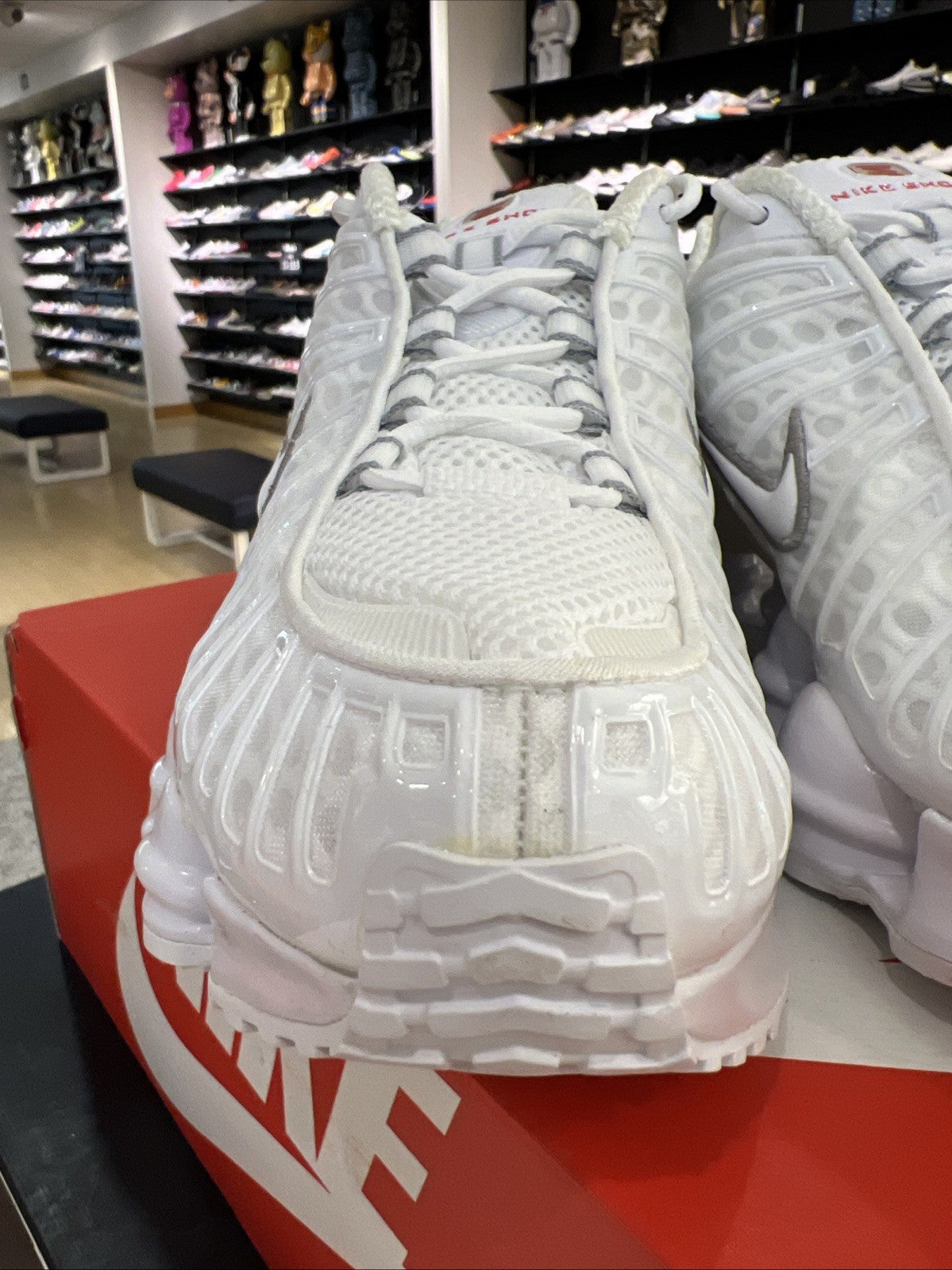 Nike Shox TL White/ Metallic Silver Women’s Sz 8 DEFECT YELLOWING