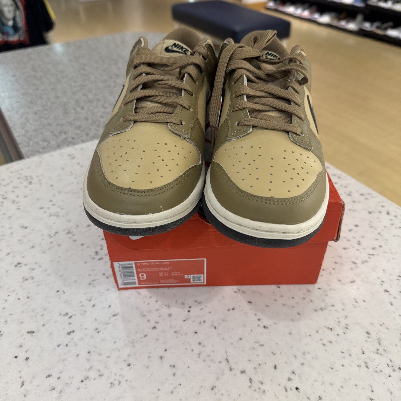 NEW AUTHENTIC NIKE DUNK LOW   "DARK DRIFTWOOD" US WOMEN'S 9