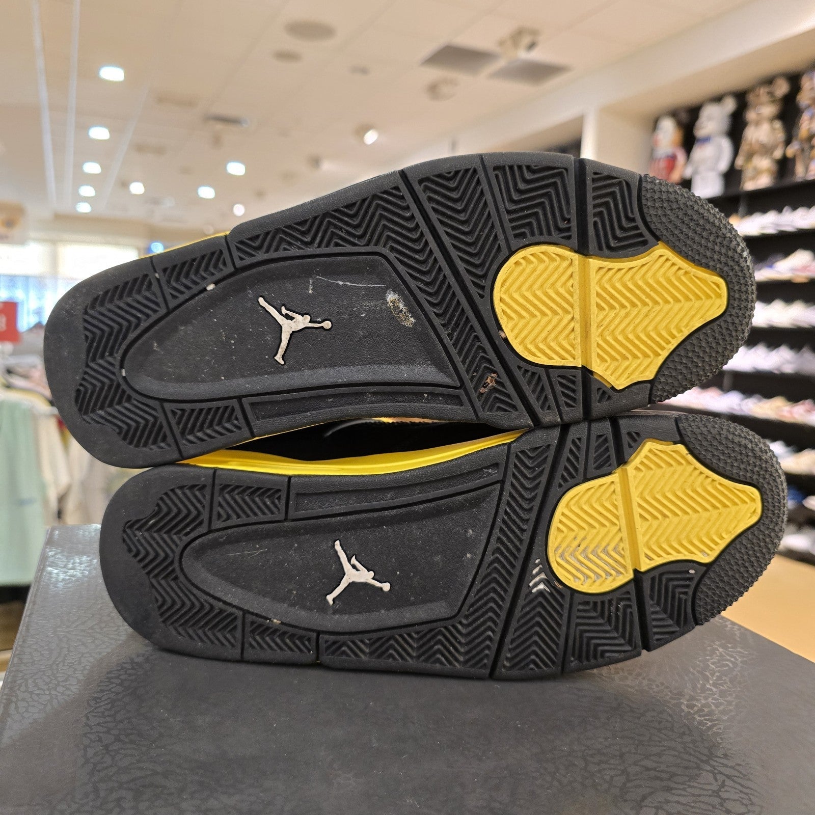 Size 10 - Jordan 4 Retro Thunder