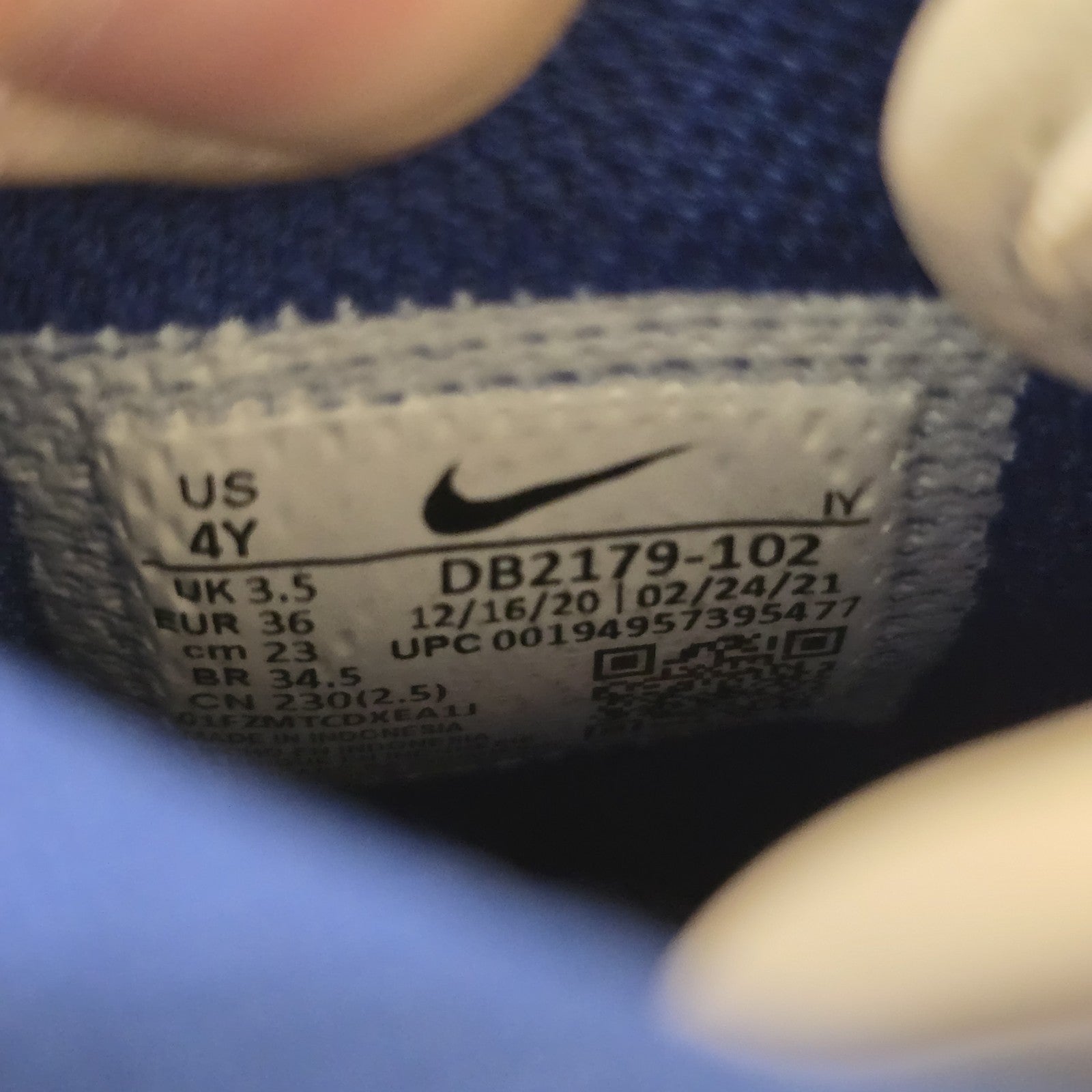Size 4 - Nike Dunk 2021 High Kentucky YELLOWED