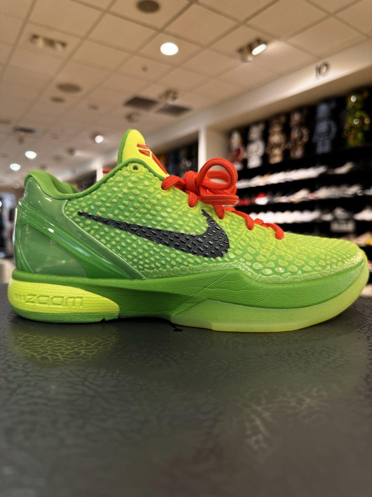 Nike Zoom Kobe 6 Protro Low Grinch Size 6.5 USED