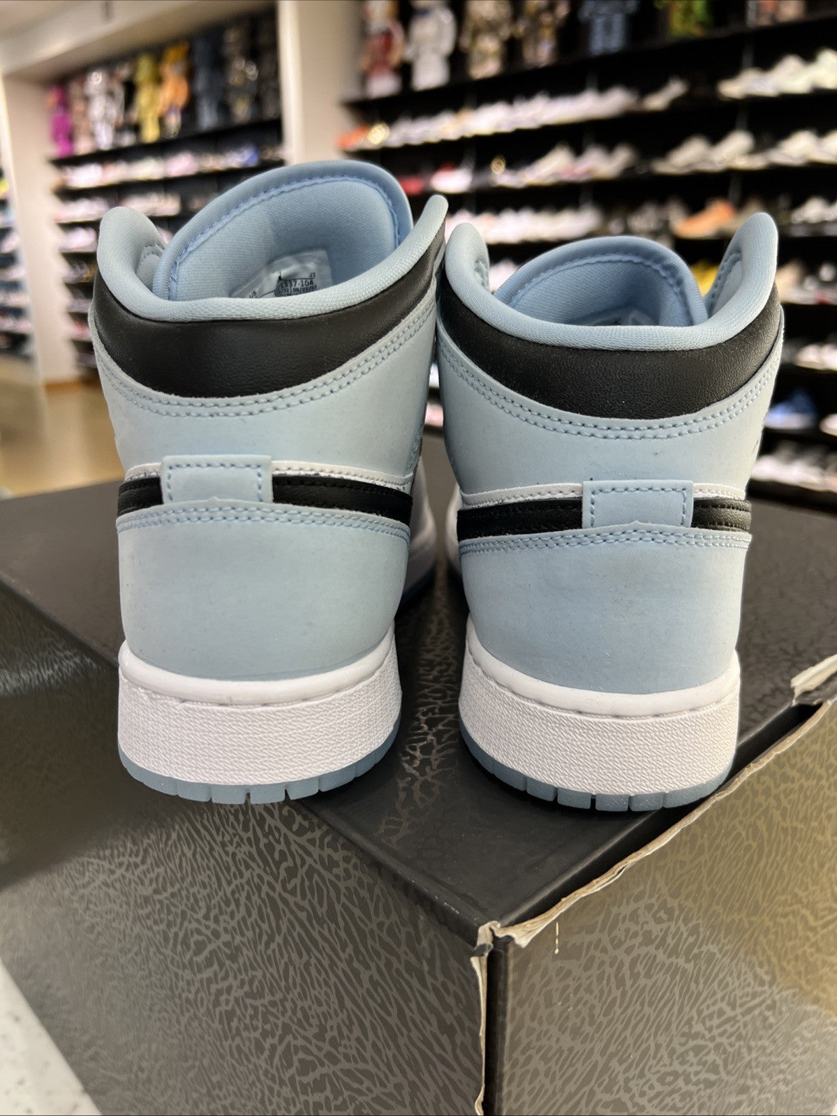 Nike Air Jordan RETRO 1 MID SE ICE BLUE Sz 6Y DEFECT Yellowing