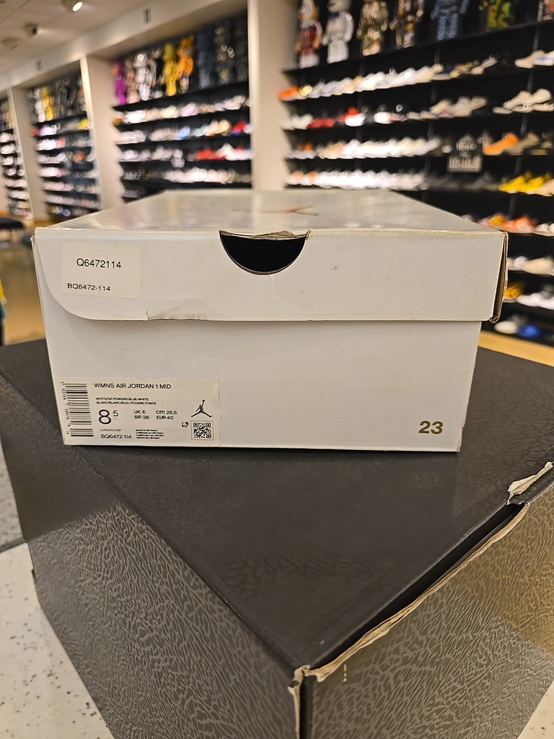 Size 8.5 - Air Jordan 1 Mid UNC Women's (Yellowing)
