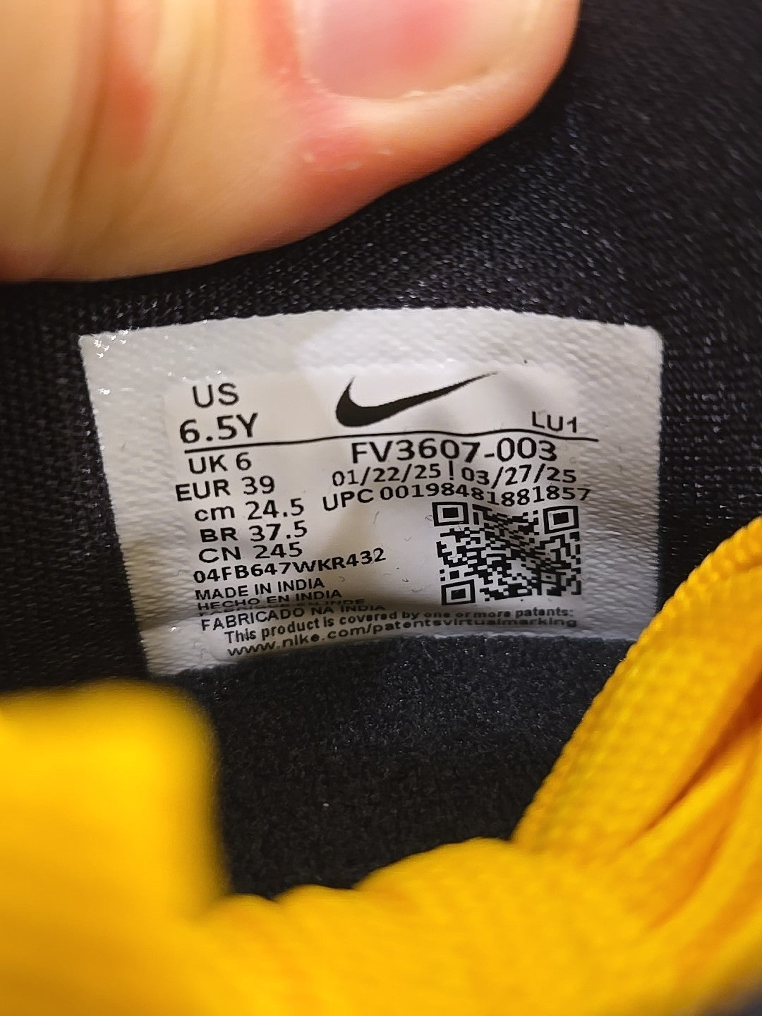 Nike Kobe 9 EM Low TB Black University Gold (GS) Sz 6.5Y