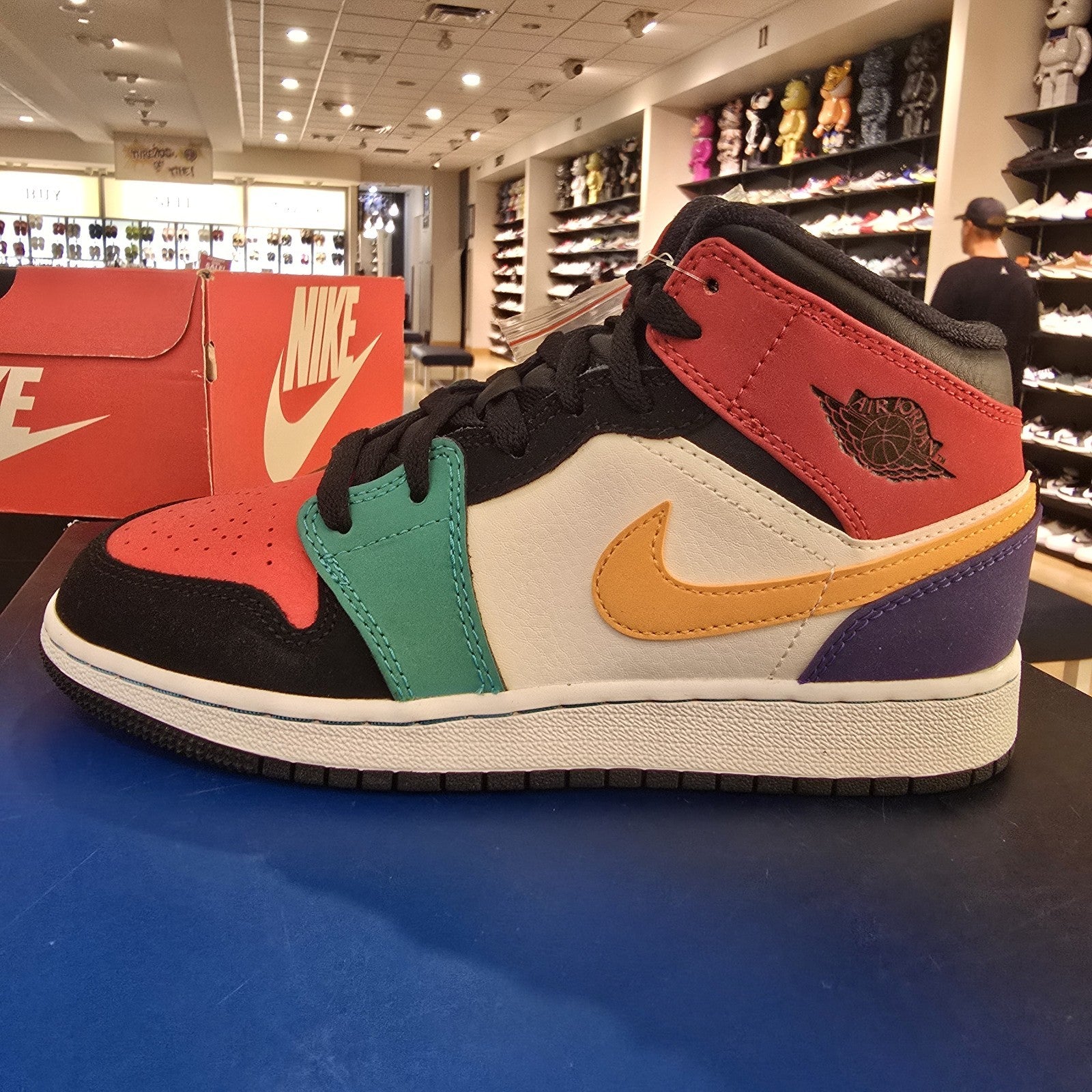 Jordan 1 Mid Bred Multi Color GS SZ 4.5Y