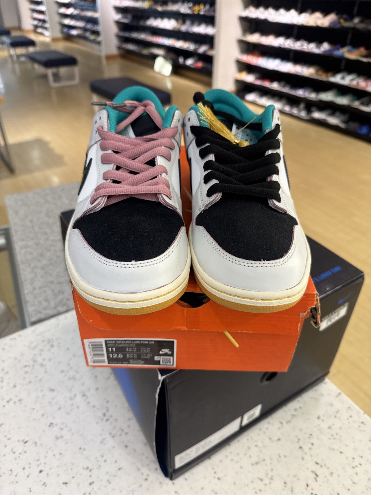 CSEF x Nike Dunk Low SB 'White Clear Emerald (HJ4132-100) Size 11