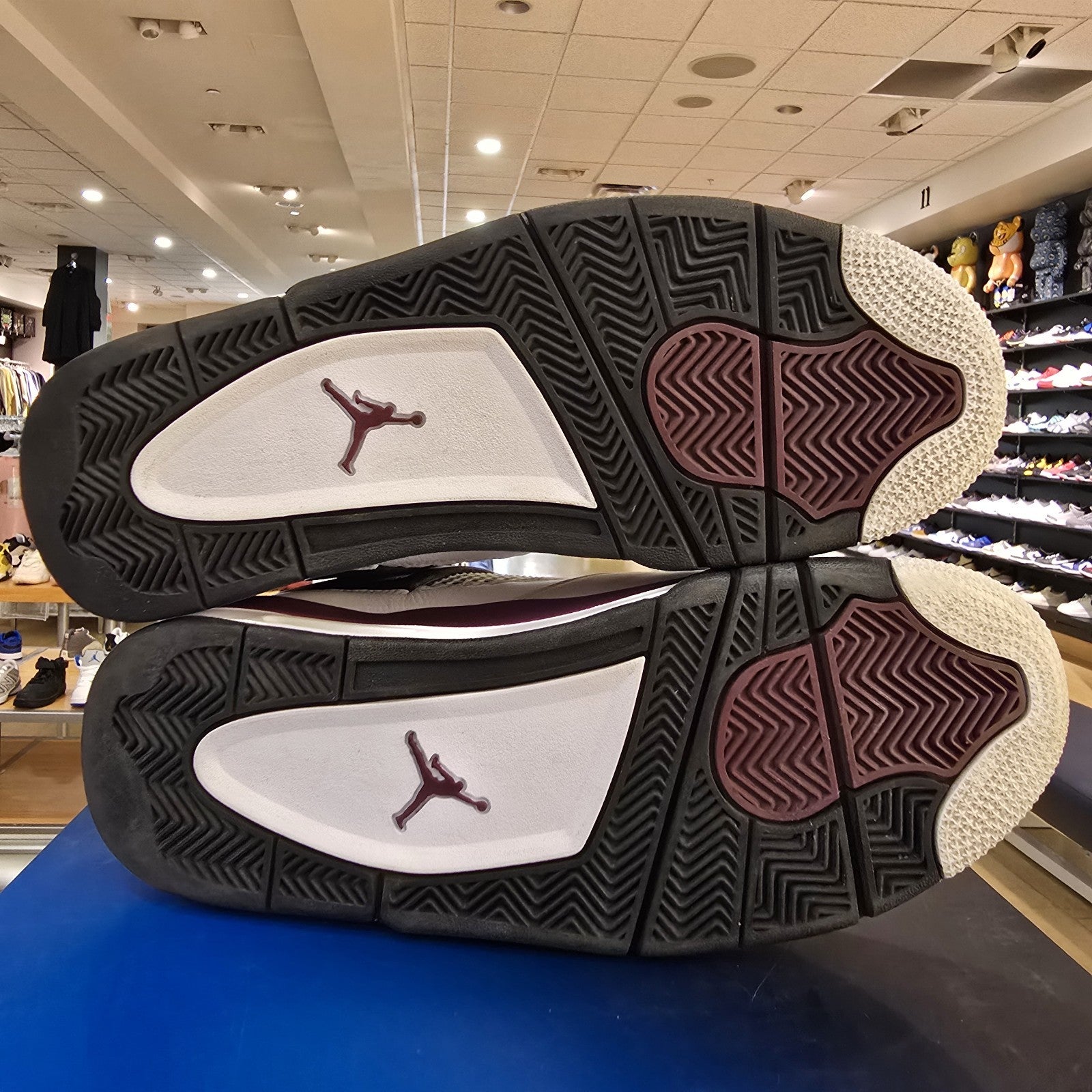 Size 9 - Jordan 4 Retro x Paris Saint-Germain Bordeaux 2020